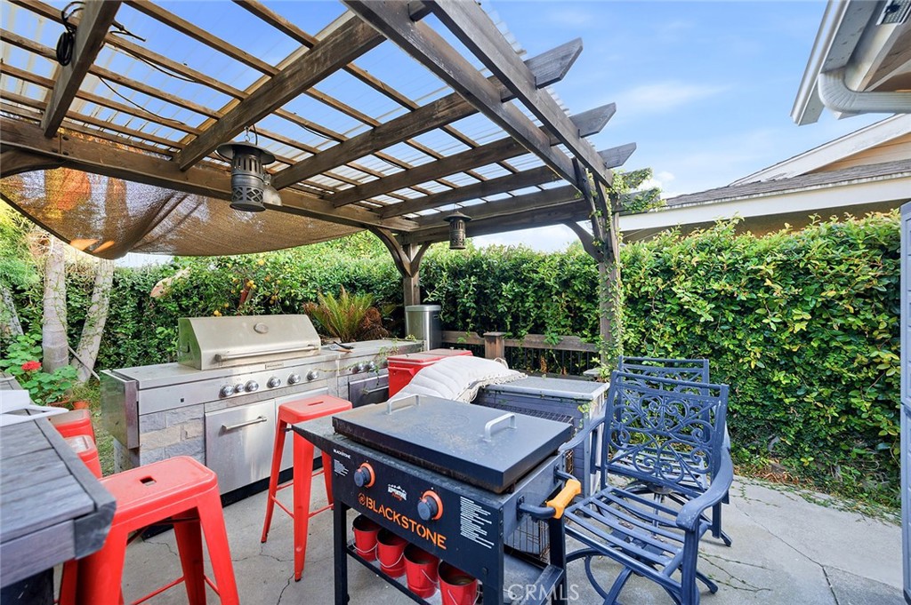 Long Beach, California, 90808, United States, 4 Bedrooms Bedrooms, ,2 BathroomsBathrooms,Residential,For Sale,1987796