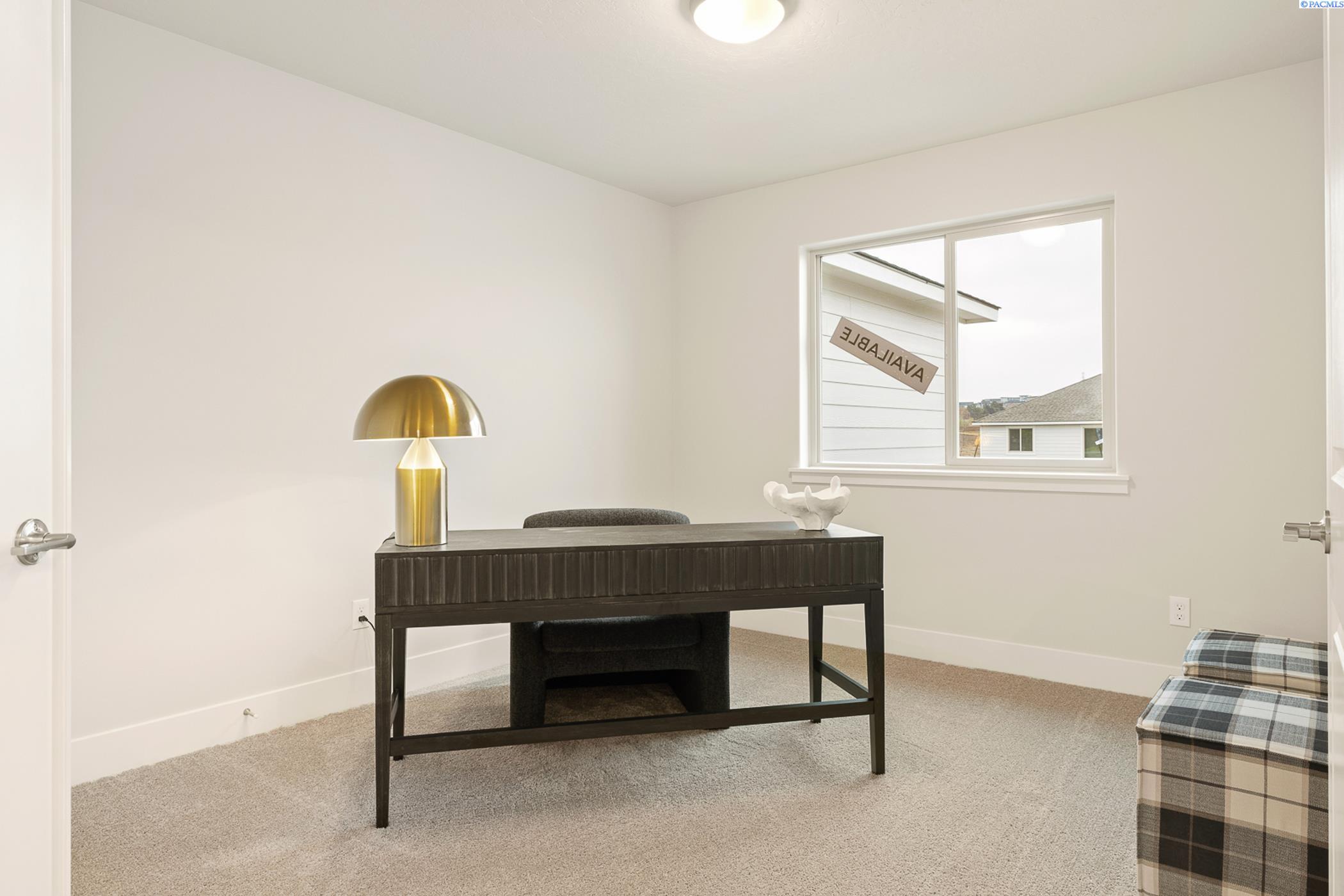 Kennewick, Washington, 99338, United States, 4 Bedrooms Bedrooms, ,1 BathroomBathrooms,Residential,For Sale,1890128