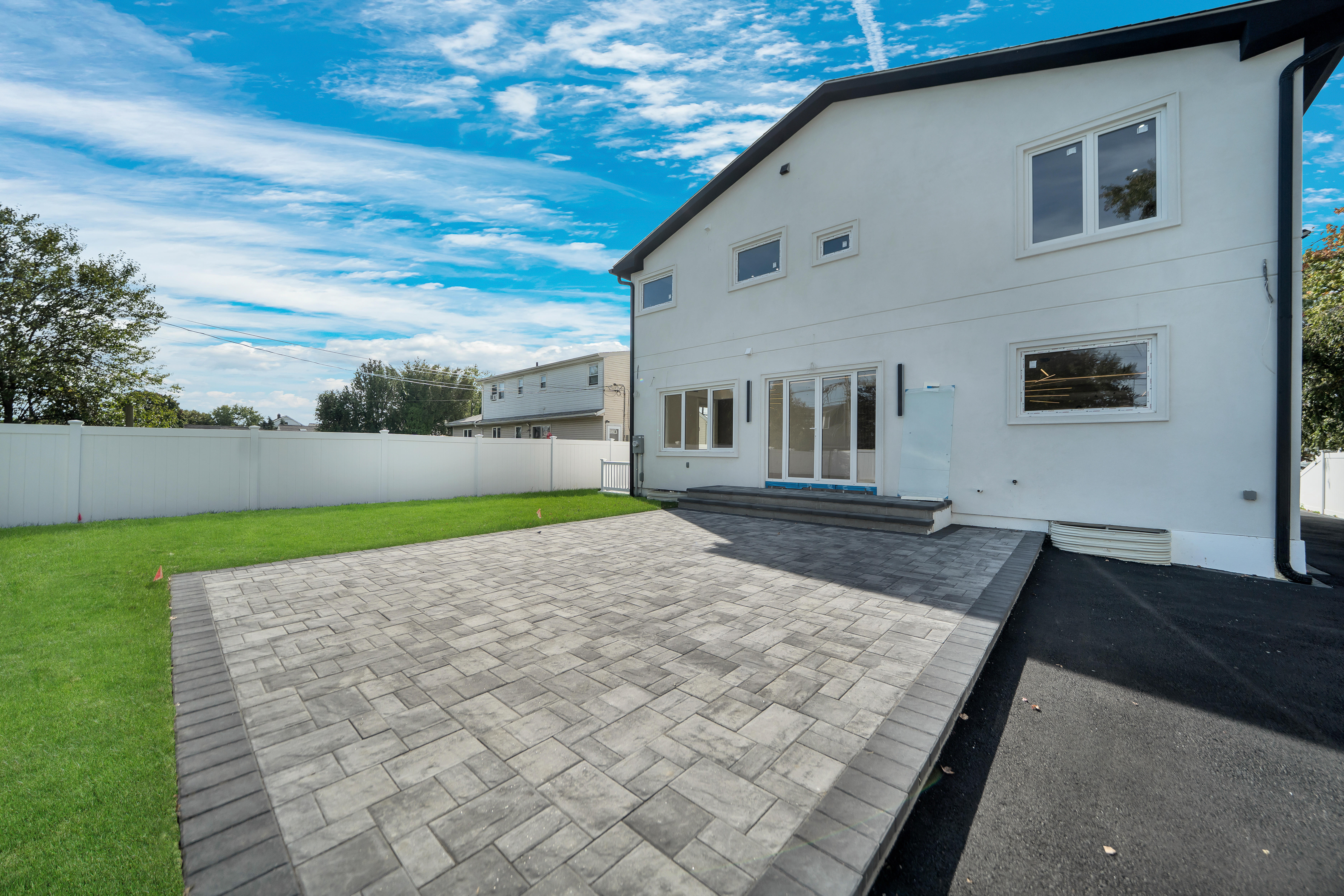  748 Carman Avenue, Westbury, NY, 11590 - 物件實景