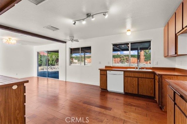 Palm Springs, California, 92262, United States, 3 Bedrooms Bedrooms, ,2 BathroomsBathrooms,Residential,For Sale,2009701