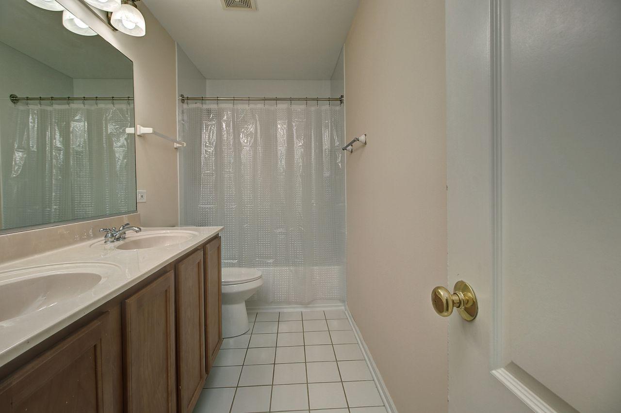 Plainfield, Illinois, 60585, United States, 4 Bedrooms Bedrooms, ,3 BathroomsBathrooms,Residential,For Sale,1729371