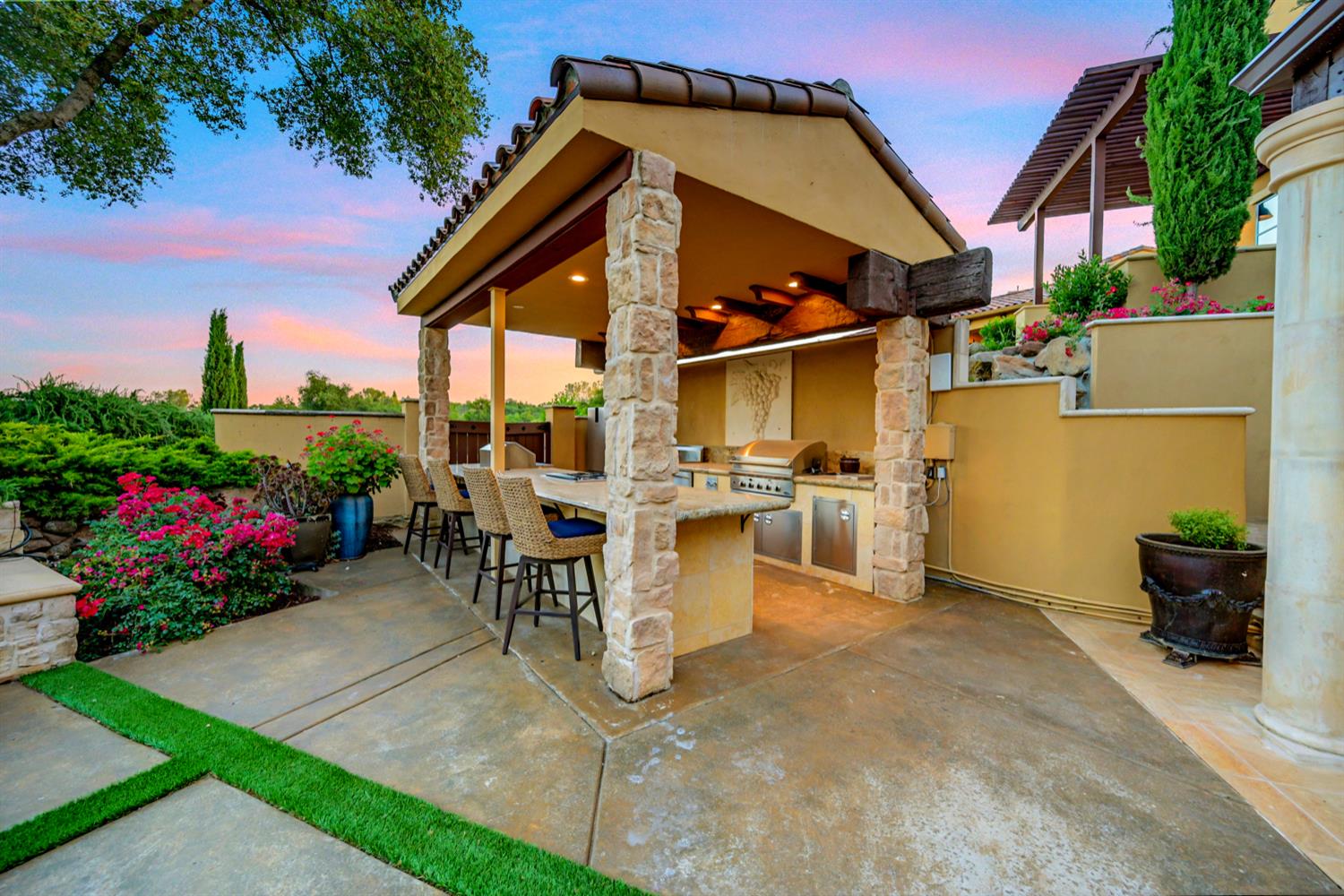 Loomis, California, 95650, United States, 6 Bedrooms Bedrooms, ,6 BathroomsBathrooms,Residential,For Sale,1908935