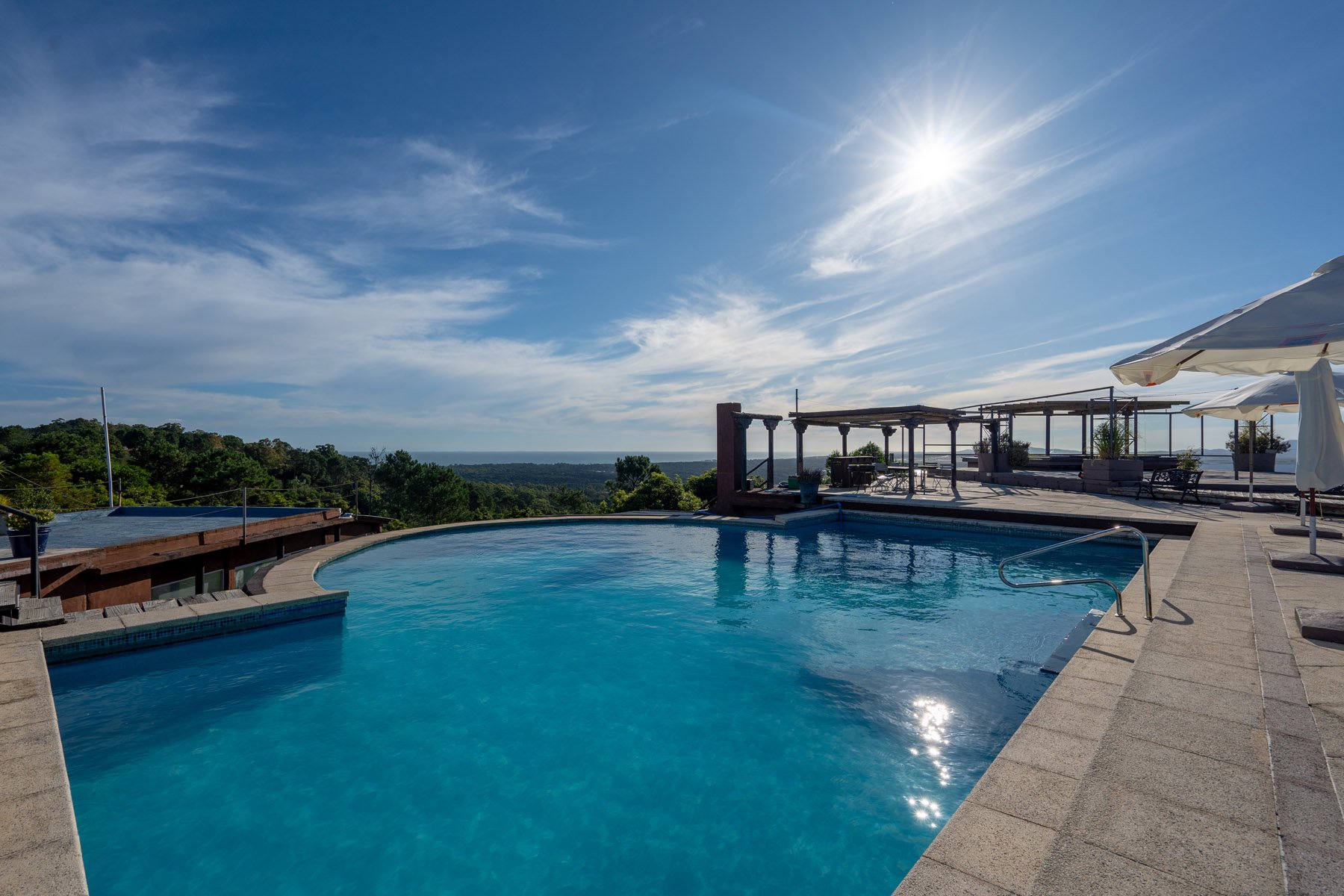  Hotel Las Cumbres: An Iconic Property for Sale - 物件實景