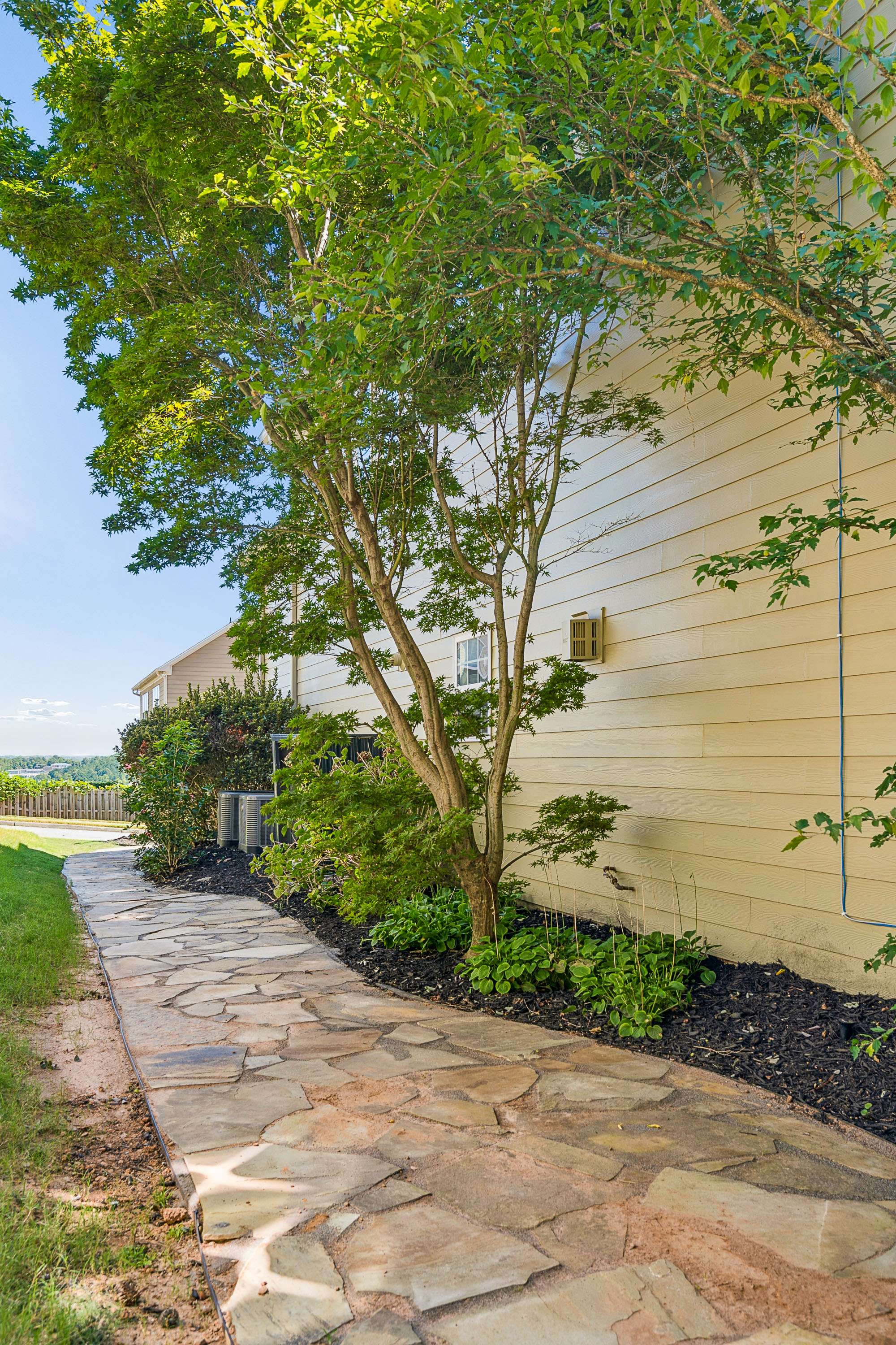  Beautifully Updated Home in Sought-After Swim and Tennis Neighborhood - 物件實景