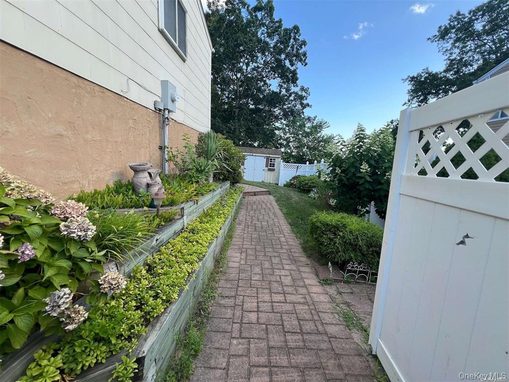 Farmingville, New York, 11738, United States, 4 Bedrooms Bedrooms, ,2 BathroomsBathrooms,Residential,For Sale,1840283