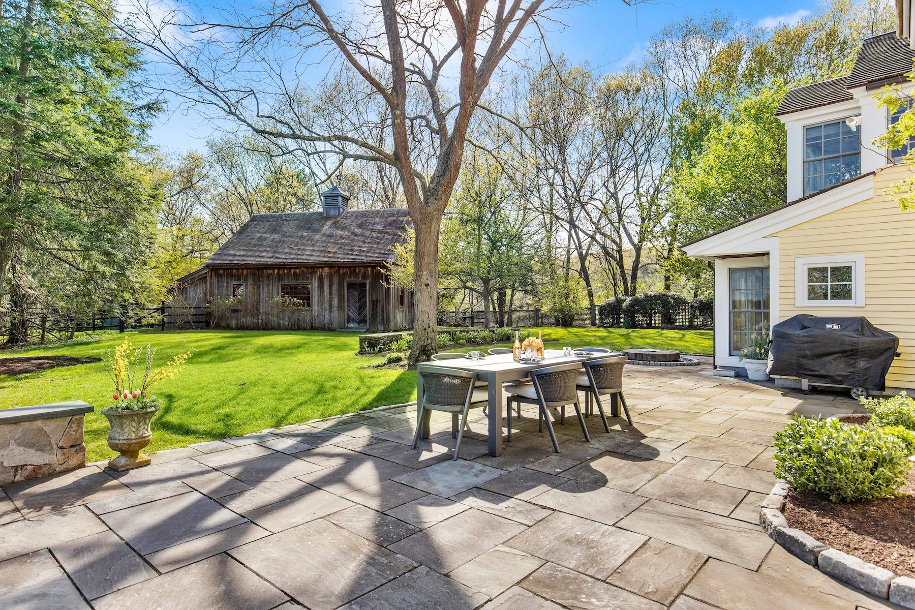  151 Oakland Street, Wellesley, MA, 02481 - 物件實景