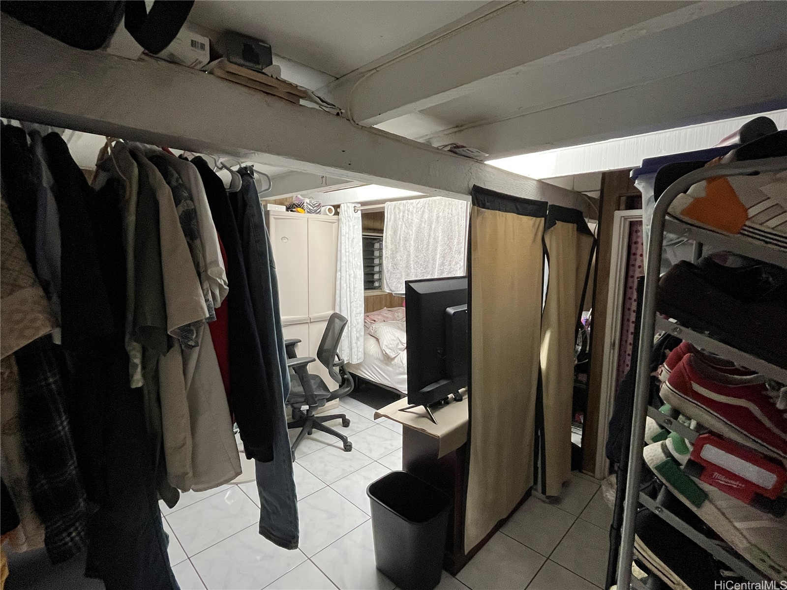 Honolulu, Hawaii, 96819, United States, 3 Bedrooms Bedrooms, ,2 BathroomsBathrooms,Residential,For Sale,1989154