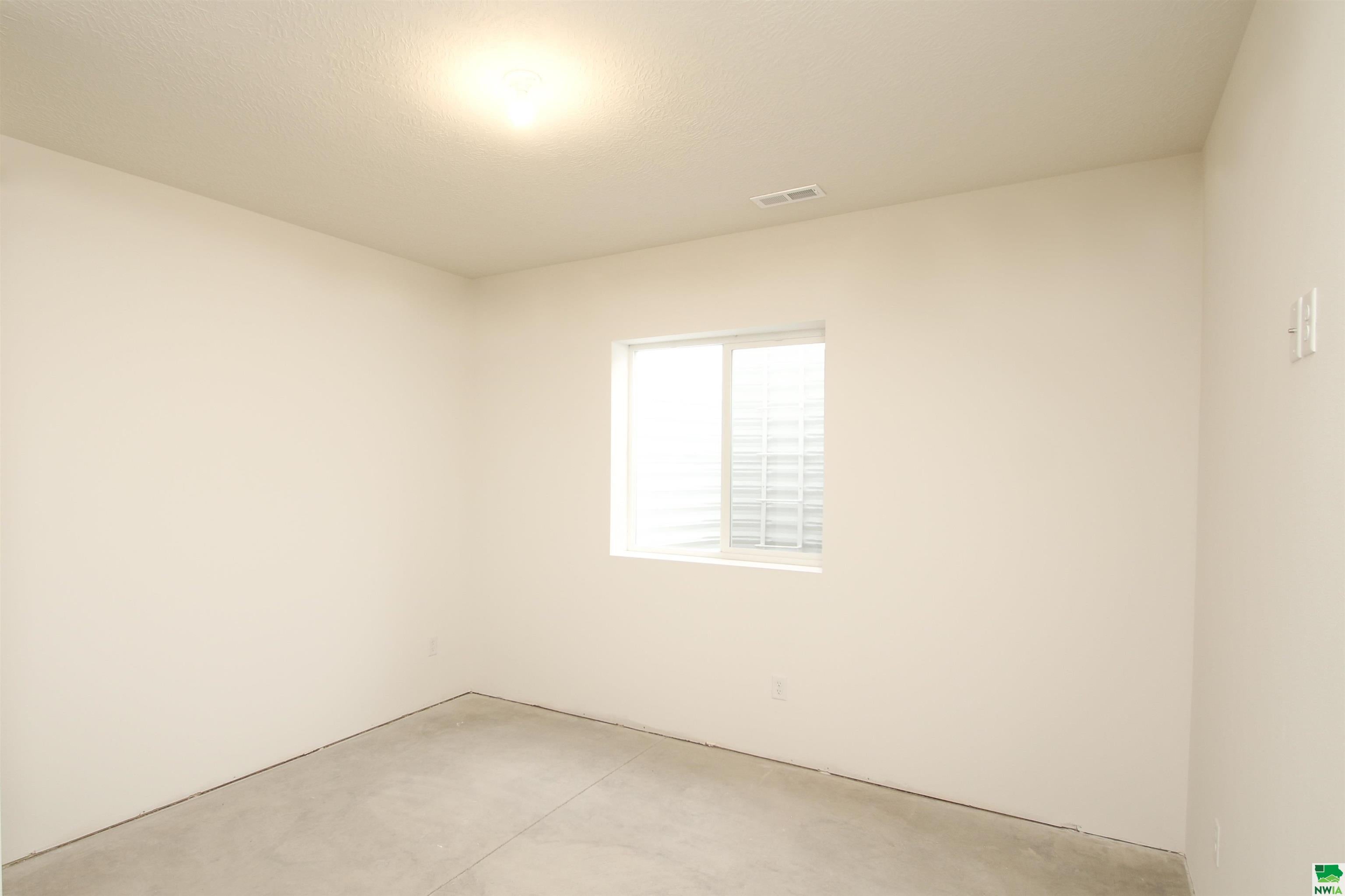 Sergeant Bluff, Iowa, 51054, United States, 3 Bedrooms Bedrooms, ,2 BathroomsBathrooms,Residential,For Sale,1921249