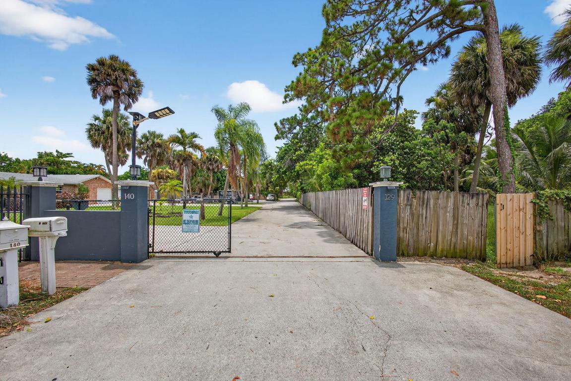 Greenacres, Florida, 33463, United States, 7 Bedrooms Bedrooms, ,6 BathroomsBathrooms,Residential,For Sale,1974684