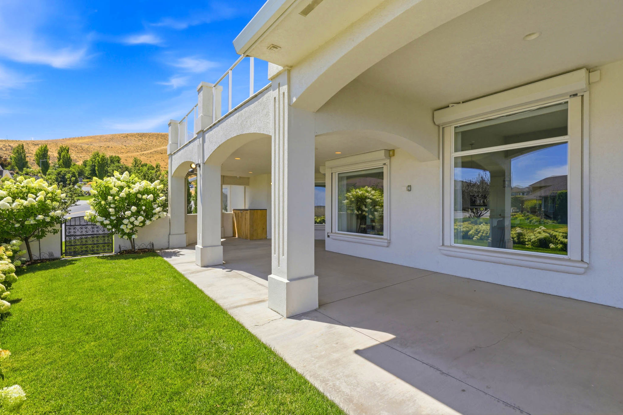  Views, Outdoor Living, gated RV/Boat Parking. - 物件實景