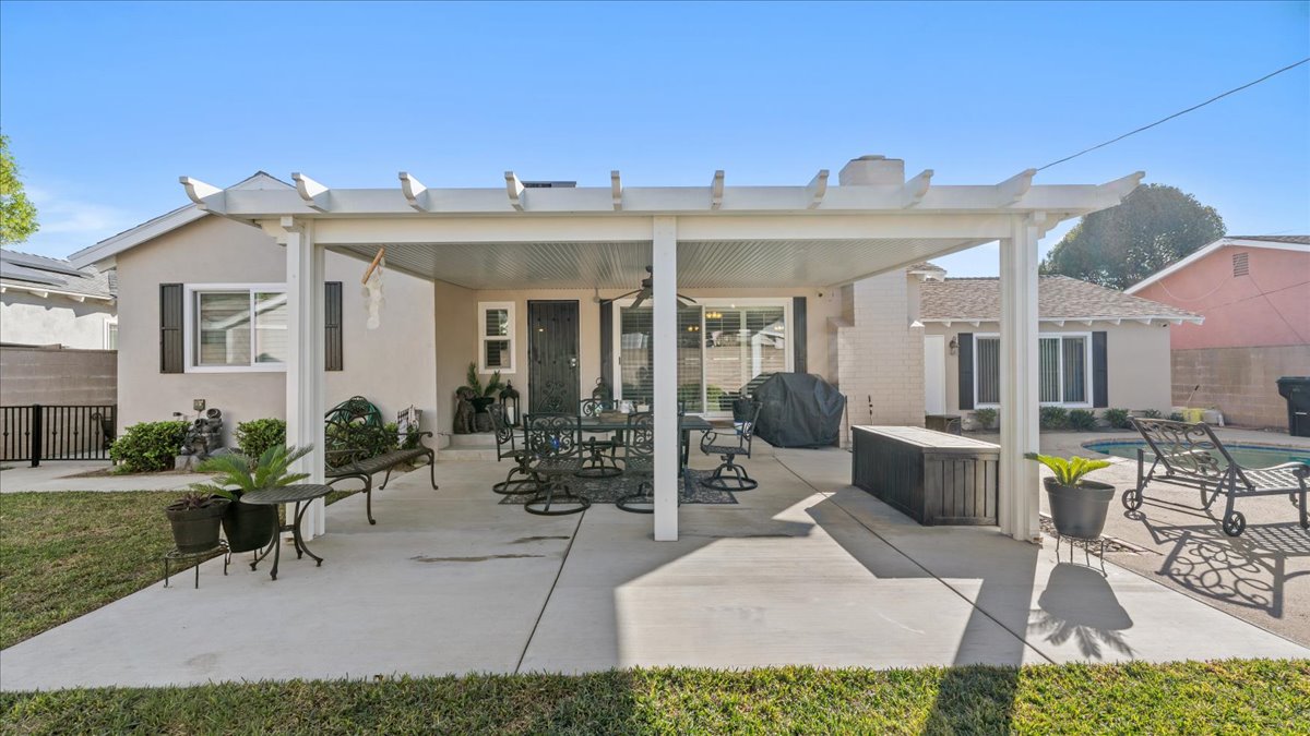 Ontario, California, 91762, United States, 3 Bedrooms Bedrooms, ,2 BathroomsBathrooms,Residential,For Sale,2012537