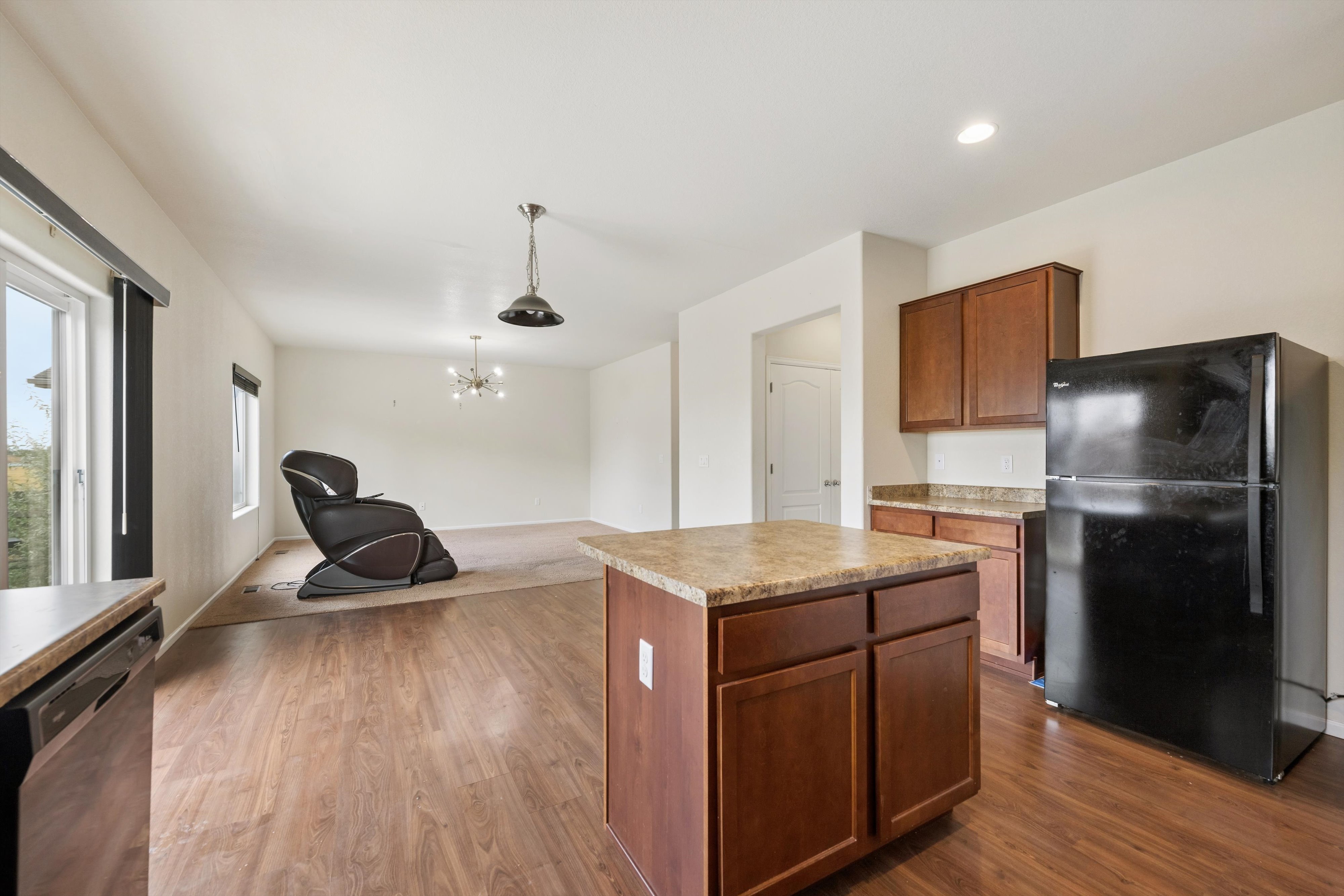  Spacious Four-Bedroom, Three-Bathroom Home - 物件實景