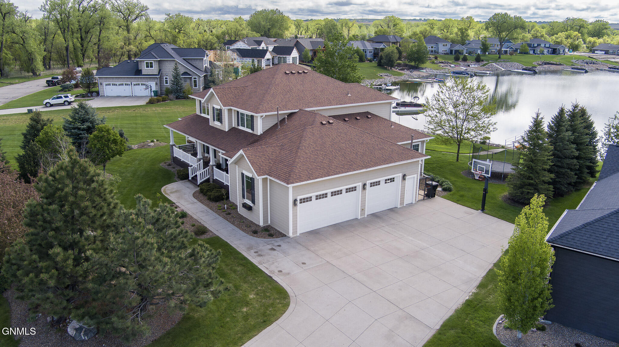 Bismarck, North Dakota, 58503, United States, 6 Bedrooms Bedrooms, ,5 BathroomsBathrooms,Residential,For Sale,1810584