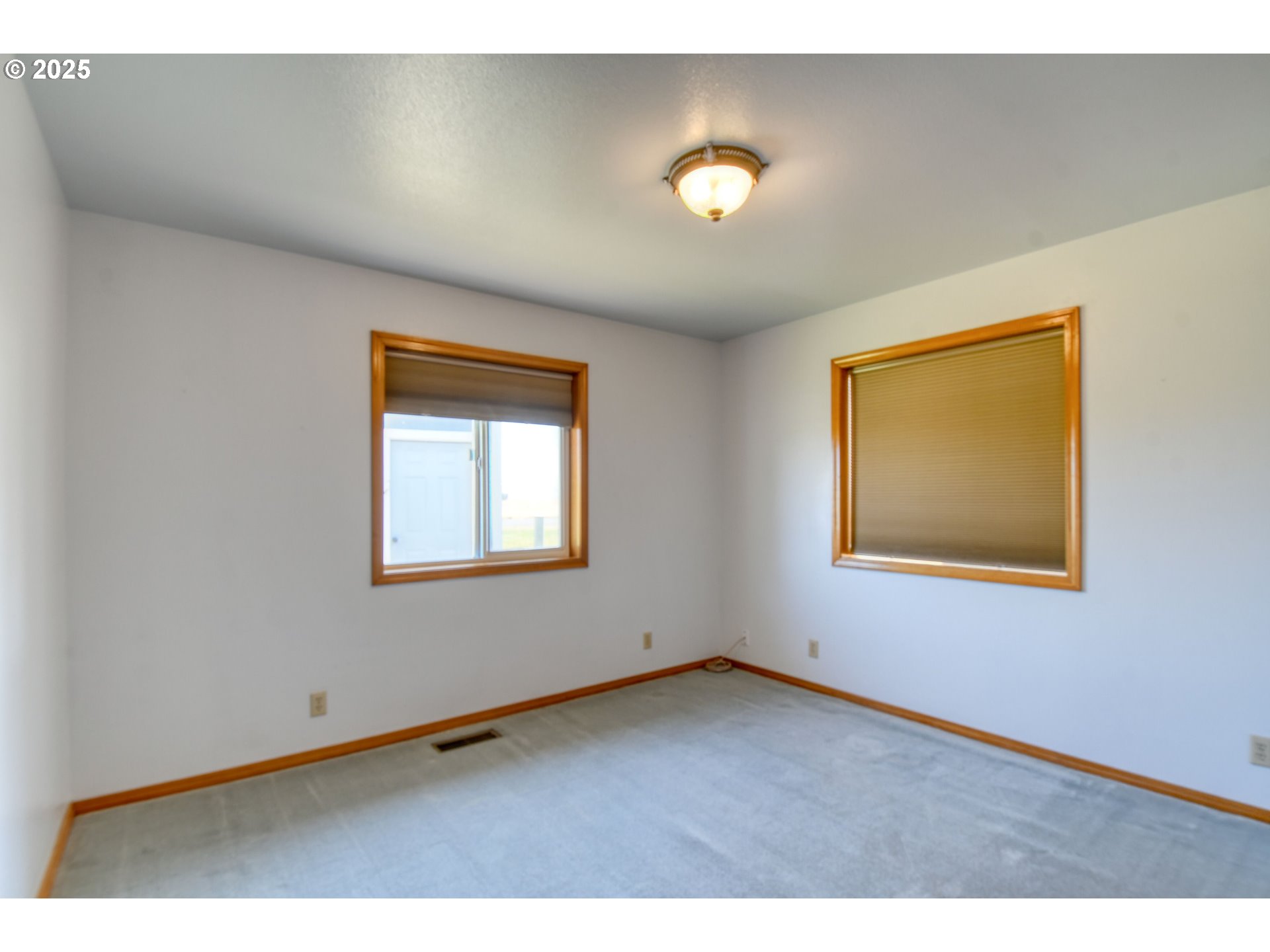 Pendleton, Oregon, 97801, United States, 3 Bedrooms Bedrooms, ,3 BathroomsBathrooms,Residential,For Sale,1891177