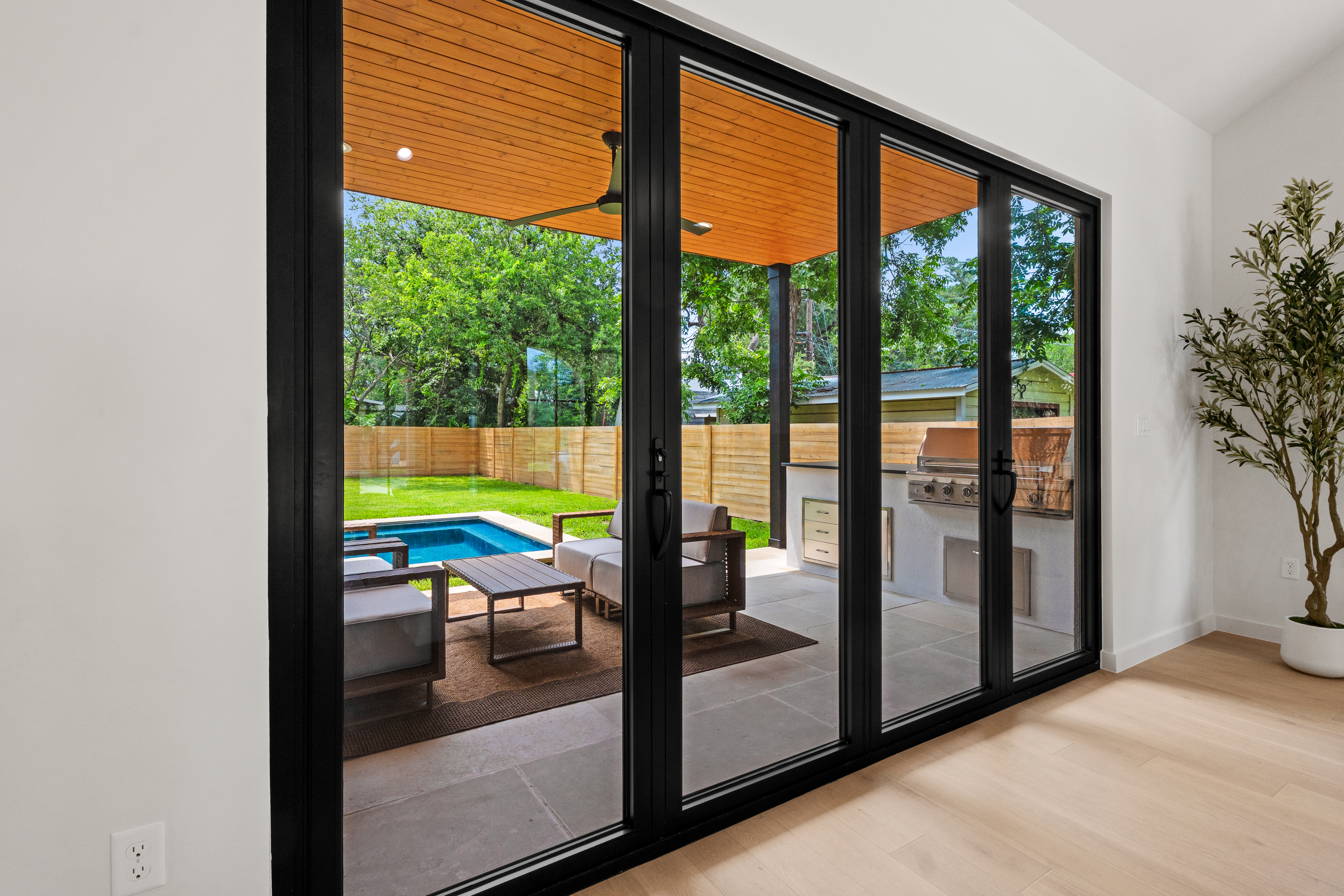  Contemporary Design with Timeless Architecture in South Austin - 物件實景