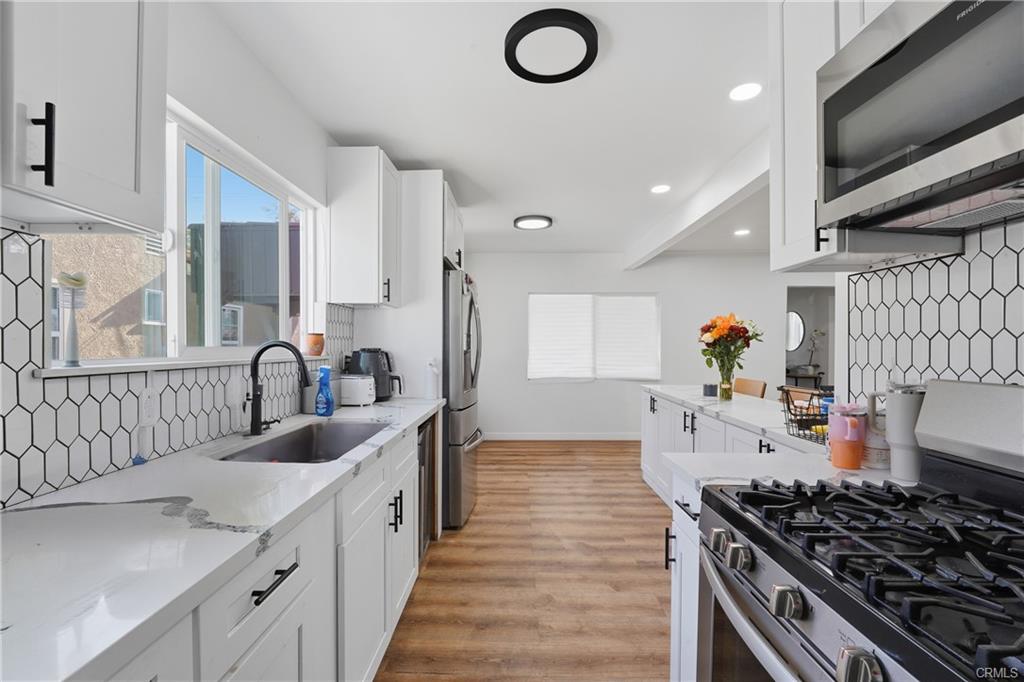 Huntington Park, California, 90255, United States, 3 Bedrooms Bedrooms, ,2 BathroomsBathrooms,Residential,For Sale,2006078