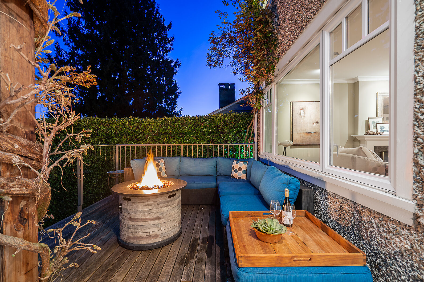  Ideal Dundarave Location - 物件實景