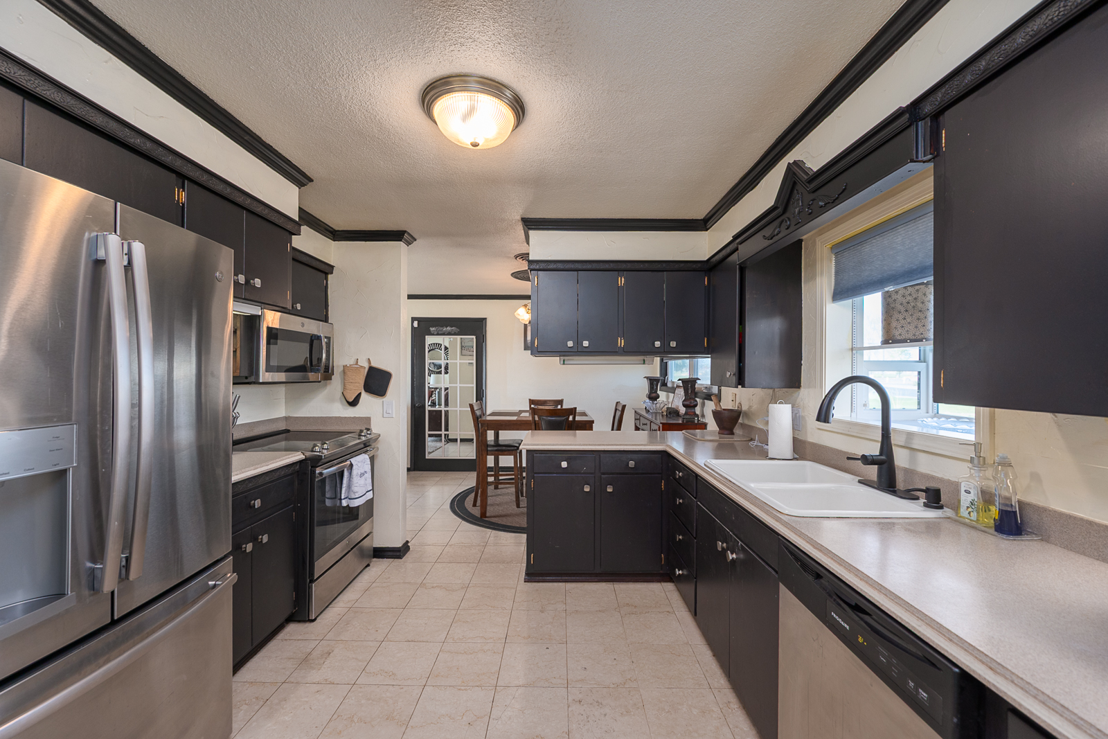 Moses Lake, Washington, 98837, United States, 3 Bedrooms Bedrooms, ,Residential,For Sale,1938109