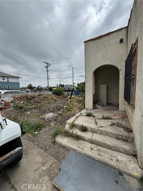 Los Angeles, California, 90043, United States, 3 Bedrooms Bedrooms, ,2 BathroomsBathrooms,Residential,For Sale,1930153