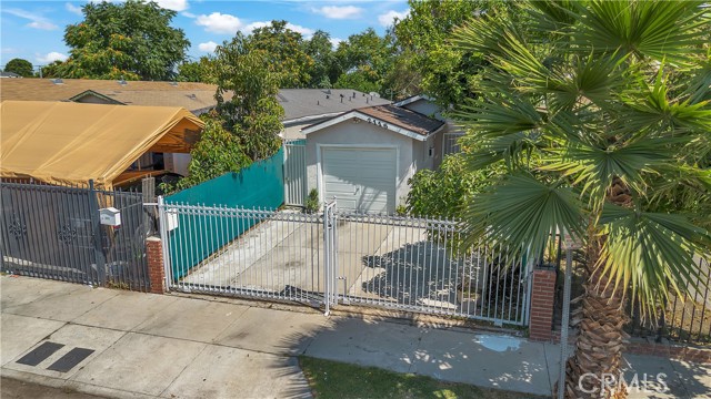 Los Angeles, California, 90059, United States, 3 Bedrooms Bedrooms, ,2 BathroomsBathrooms,Residential,For Sale,1916036