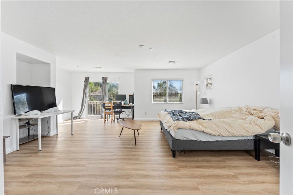 Riverside, California, 92501, United States, 5 Bedrooms Bedrooms, ,3 BathroomsBathrooms,Residential,For Sale,2003384