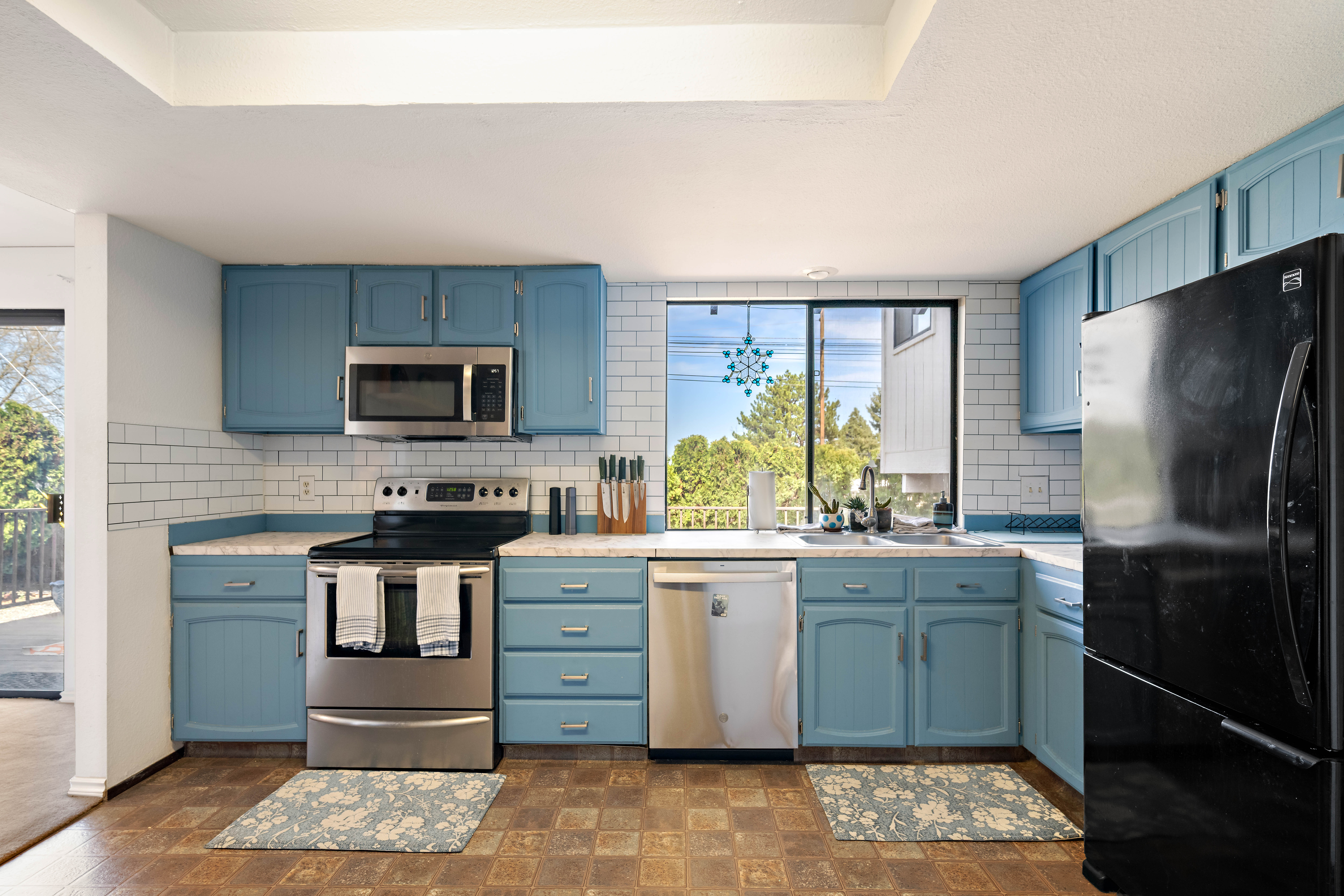  Stunning Views & Solar Panel Efficiency - 物件實景