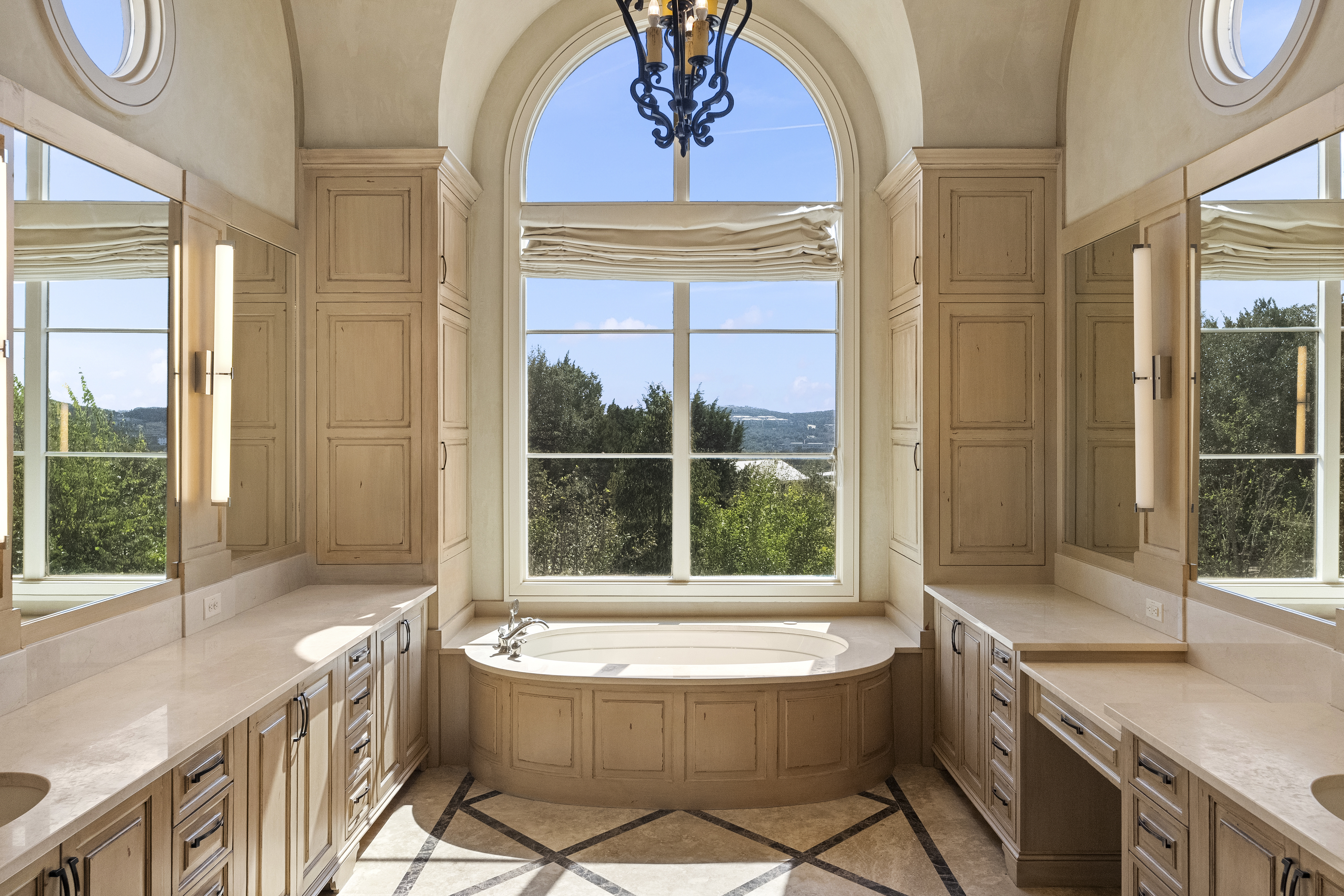  Mediterranean Style Estate in The Dominion - 物件實景