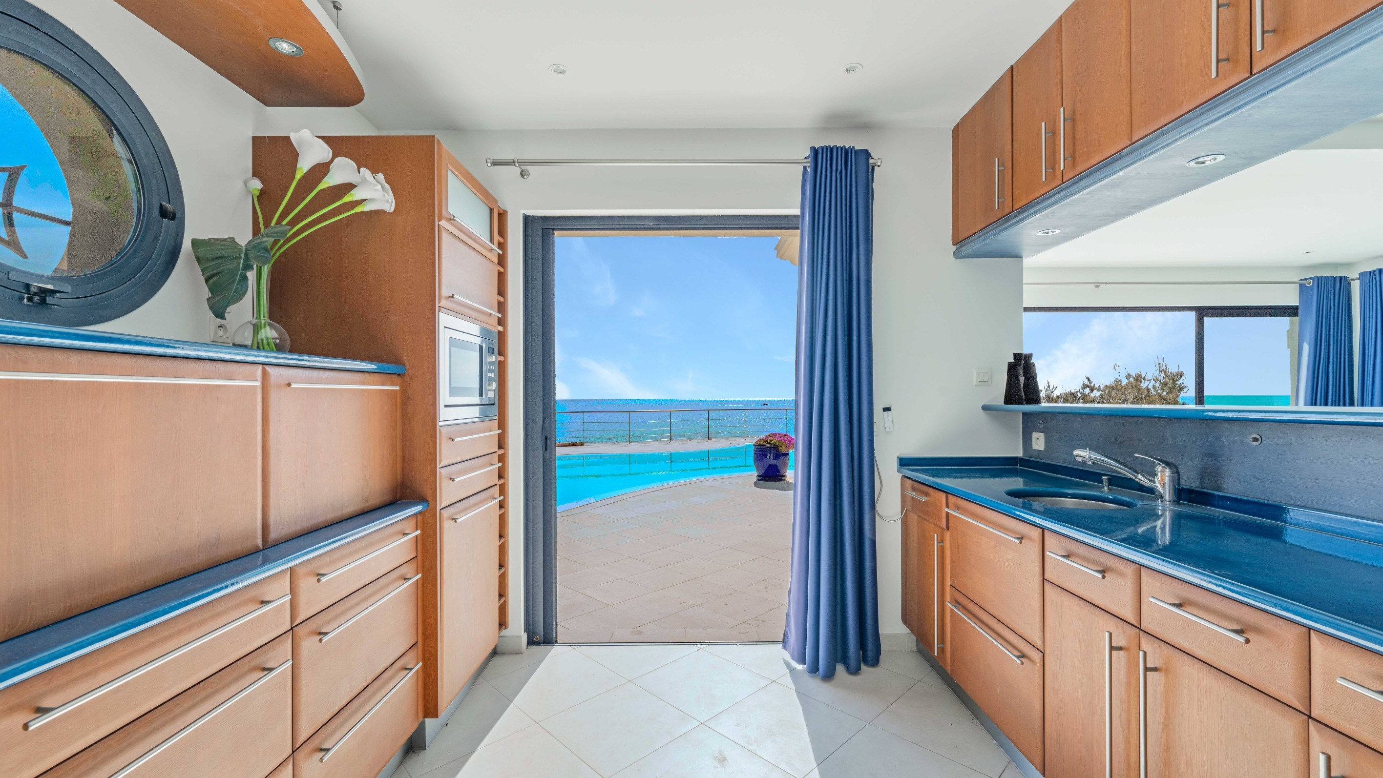  Les Issambres waterfront villa 290 sqm direct sea access 5 bedroom French Rivie… - 物件實景