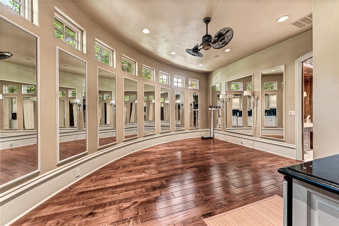 Rogers, Arkansas, 72758, United States, 3 Bedrooms Bedrooms, ,5 BathroomsBathrooms,Residential,For Sale,1857707