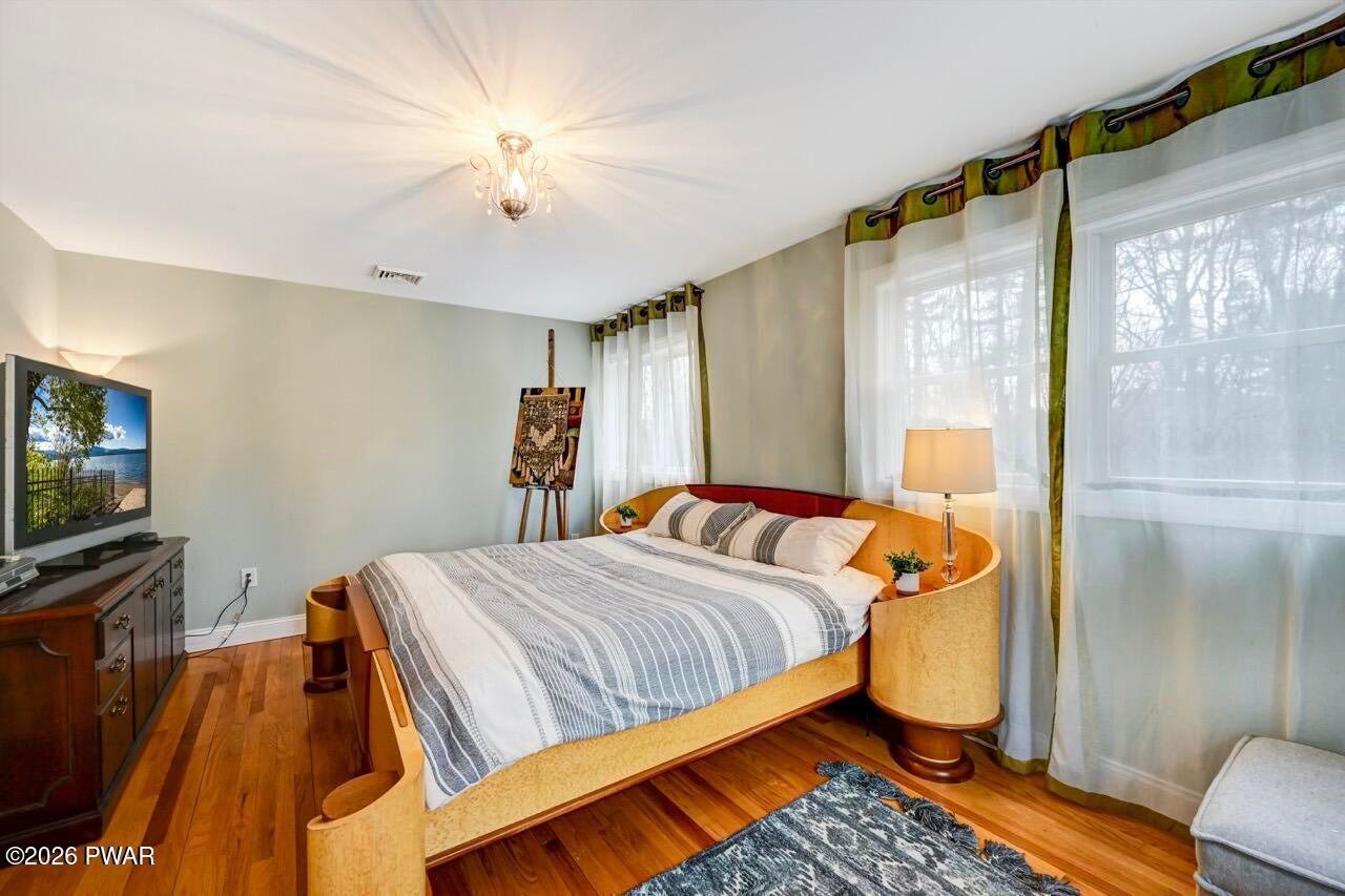 Milford, Pennsylvania, 18337, United States, 3 Bedrooms Bedrooms, ,3 BathroomsBathrooms,Residential,For Sale,2011309