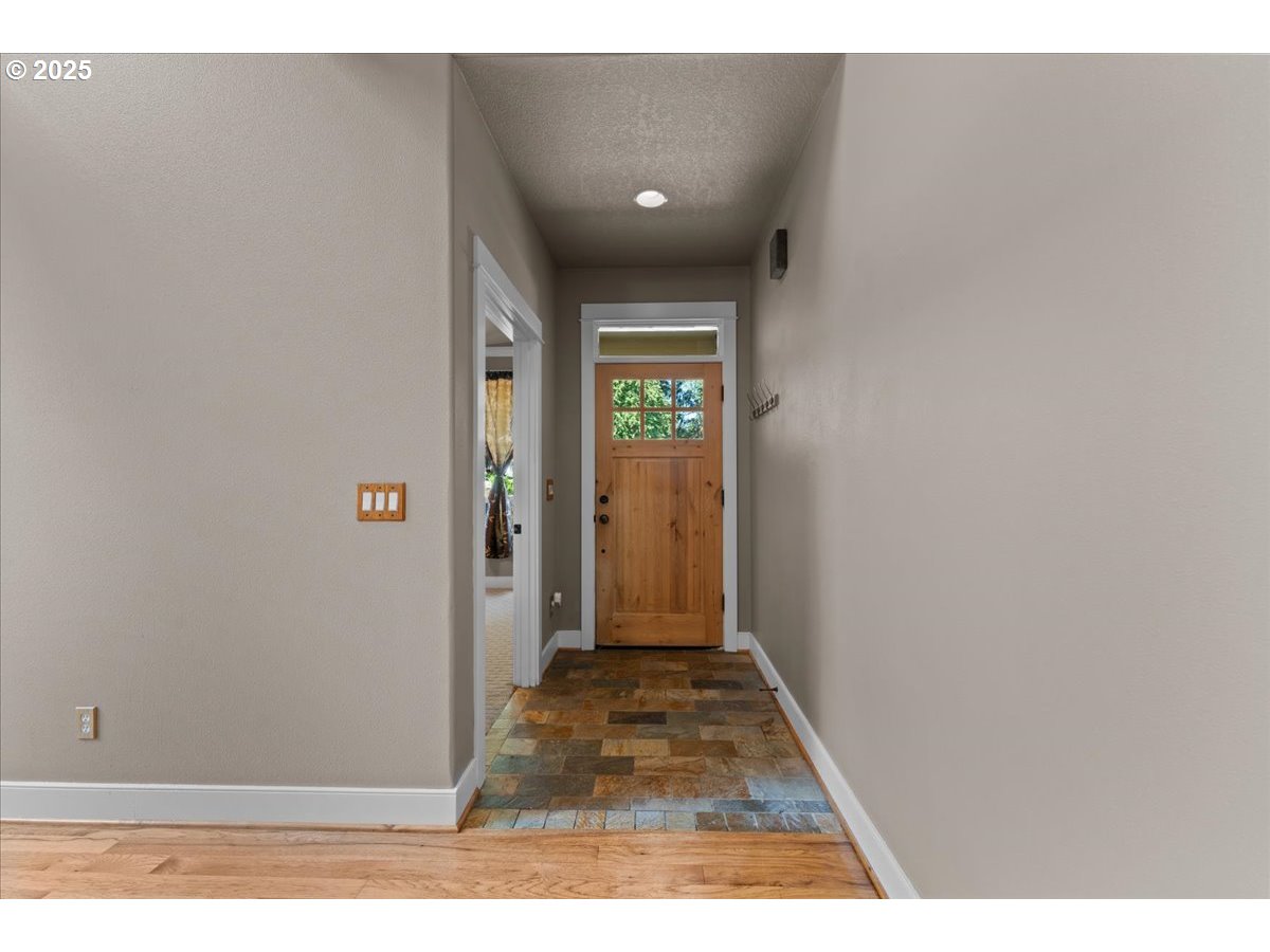 Portland, Oregon, 97266, United States, 4 Bedrooms Bedrooms, ,3 BathroomsBathrooms,Residential,For Sale,1836863