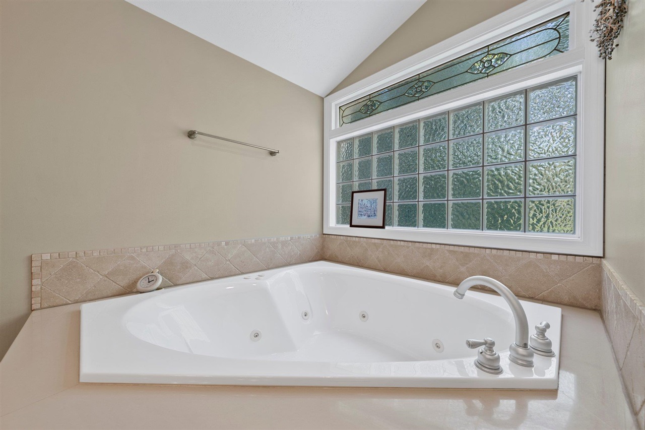 Bowling Green, Kentucky, 42103, United States, 4 Bedrooms Bedrooms, ,5 BathroomsBathrooms,Residential,For Sale,1785083