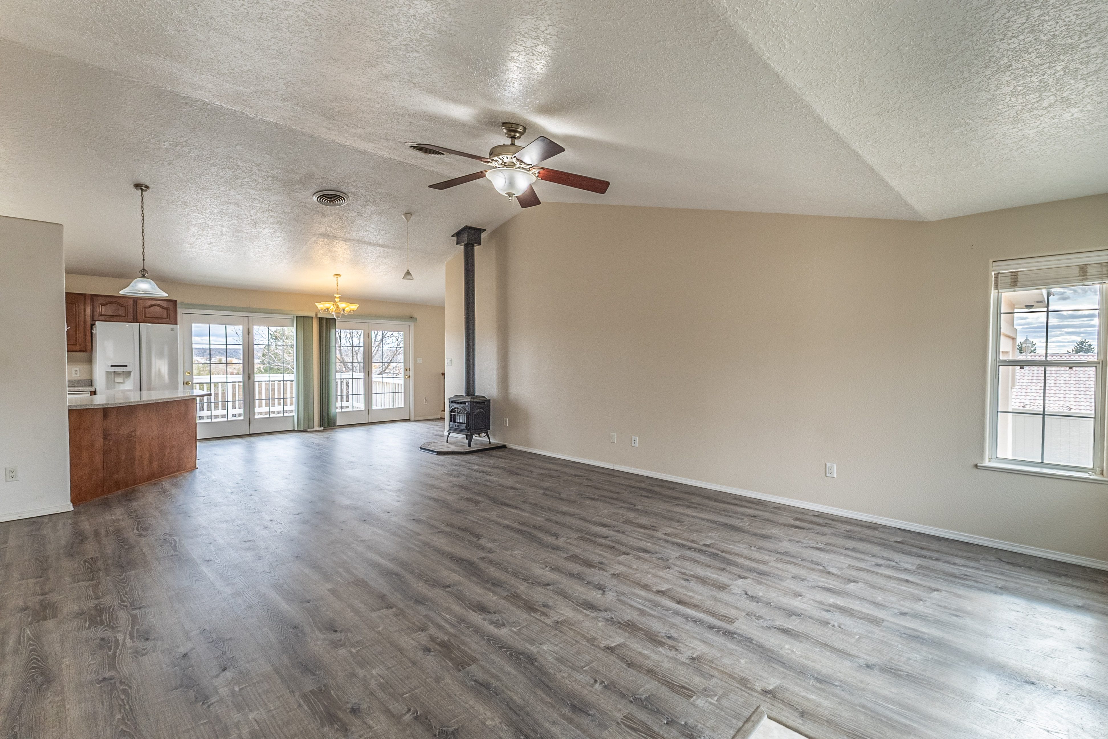 Farmington, New Mexico, 87402, United States, 4 Bedrooms Bedrooms, ,3 BathroomsBathrooms,Residential,For Sale,1995181