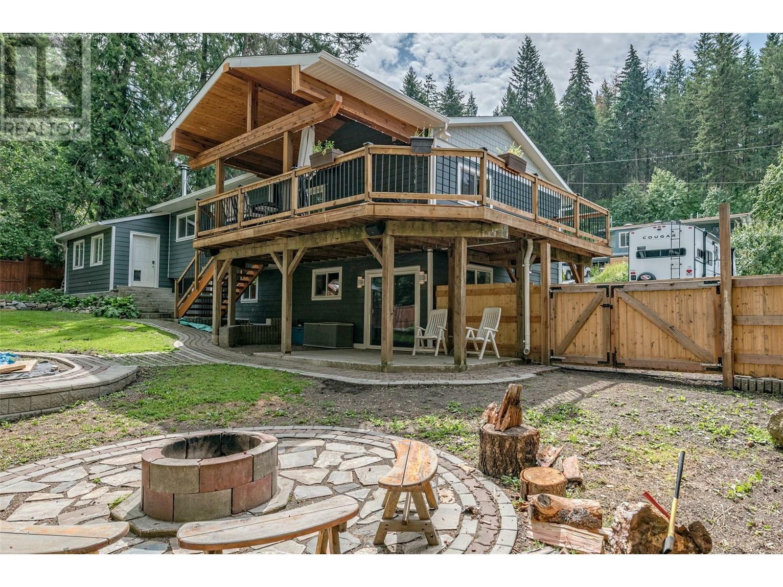 SPALLUMCHEEN, British Columbia, V4Y 0S6, CA, 3 Bedrooms Bedrooms, ,3 BathroomsBathrooms,Residential,For Sale,1874999