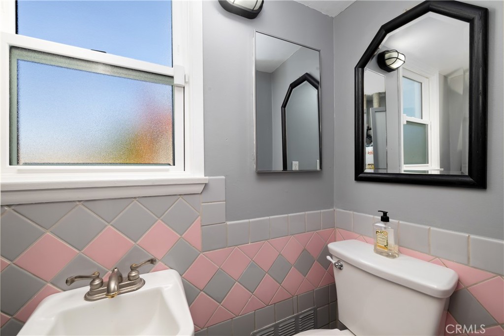 Temple City, California, 91780, United States, 2 Bedrooms Bedrooms, ,1 BathroomBathrooms,Residential,For Sale,1986228