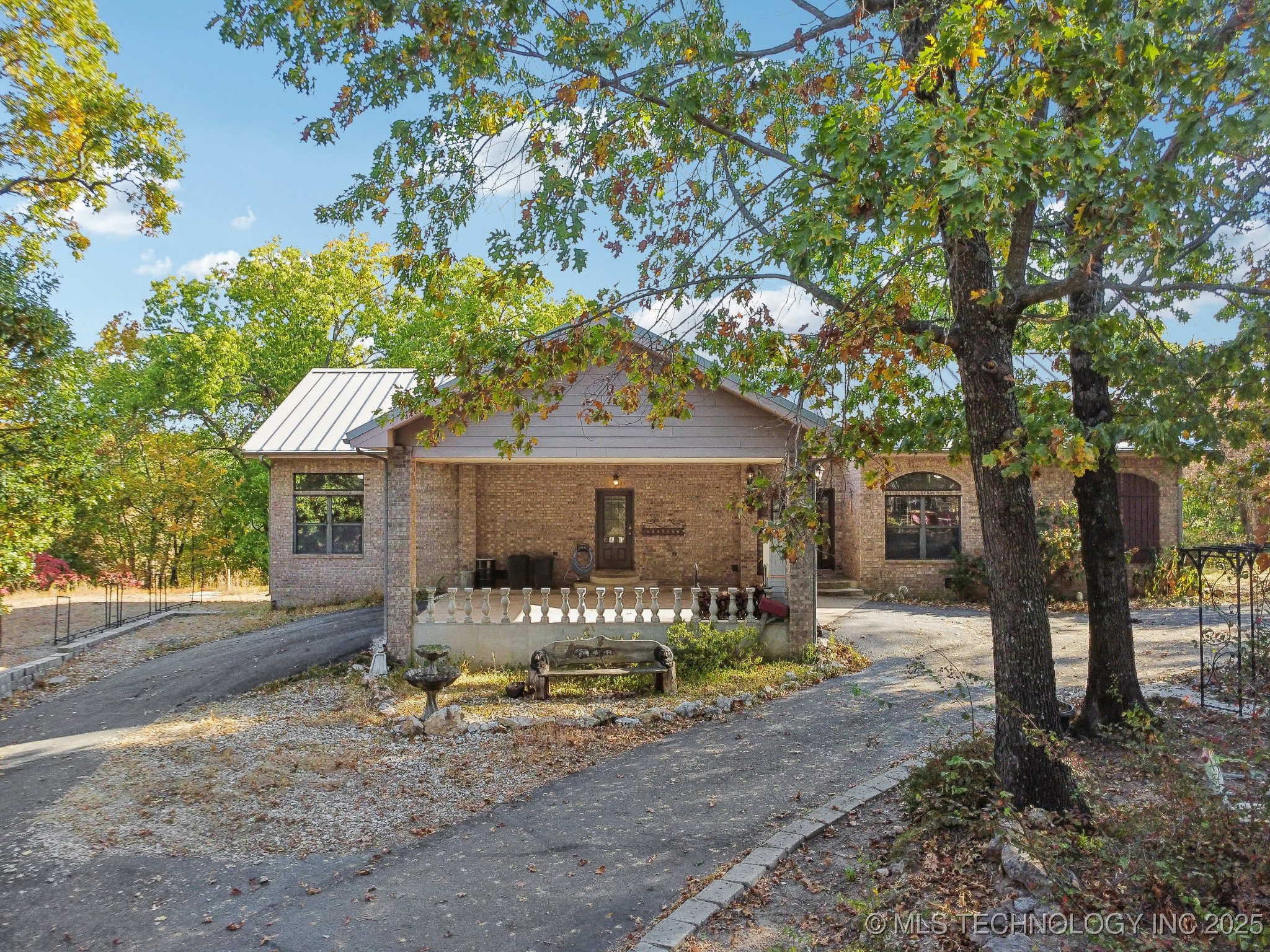 Spavinaw, Oklahoma, 74366, United States, 3 Bedrooms Bedrooms, ,2 BathroomsBathrooms,Residential,For Sale,1903763