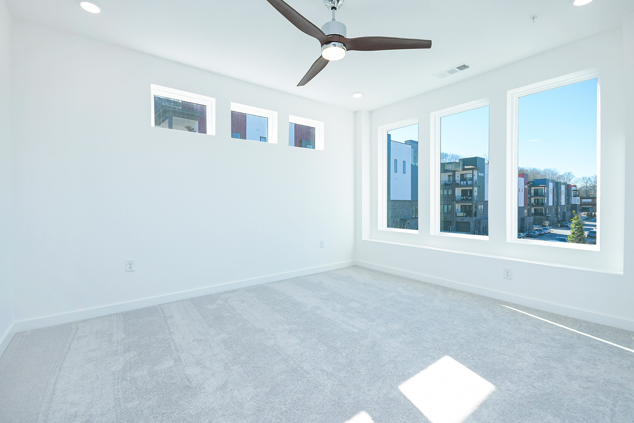 modern luxury in the heart of grant  park - 物件實景