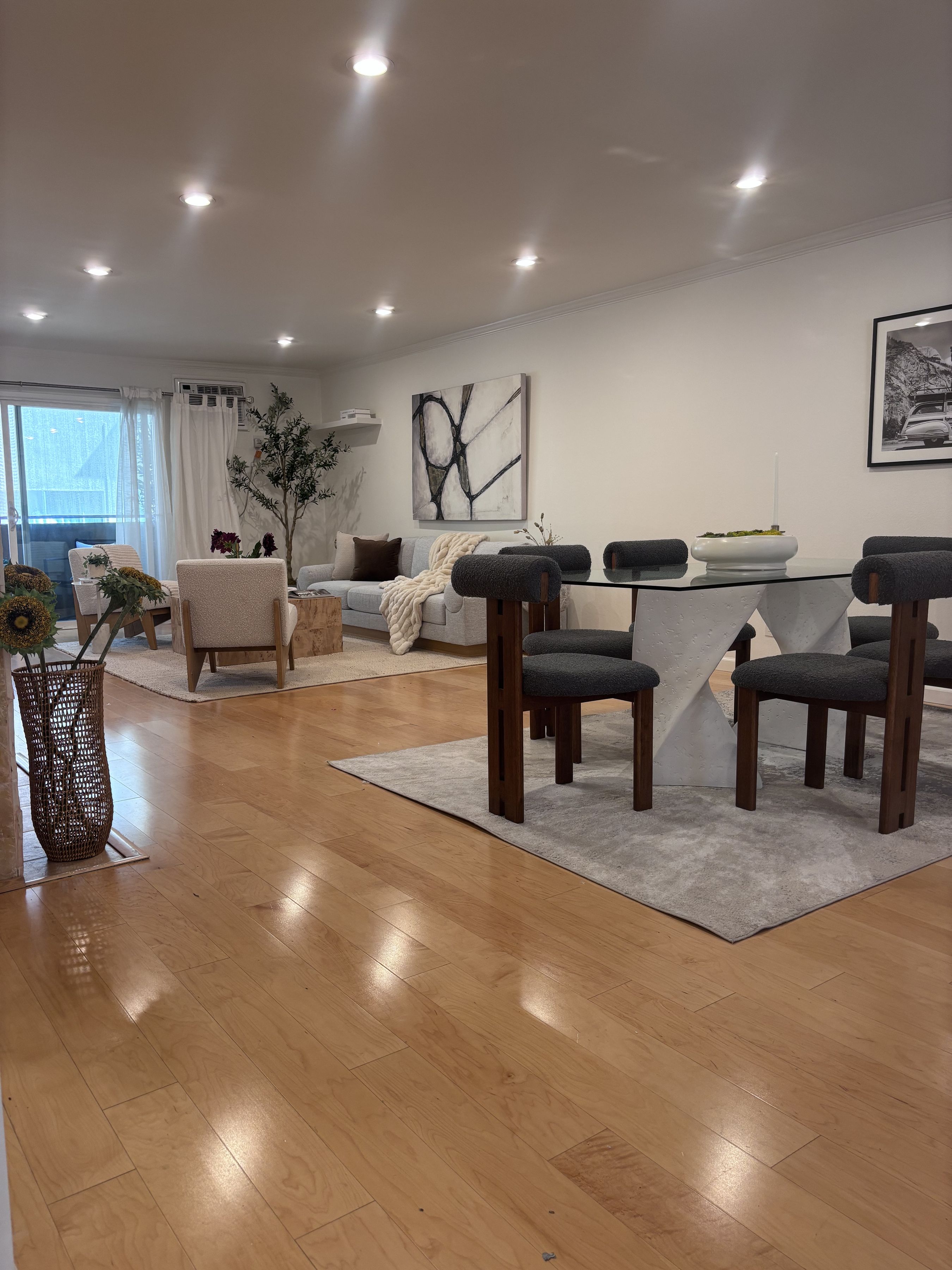  2320 S Bentley Ave - 物件實景