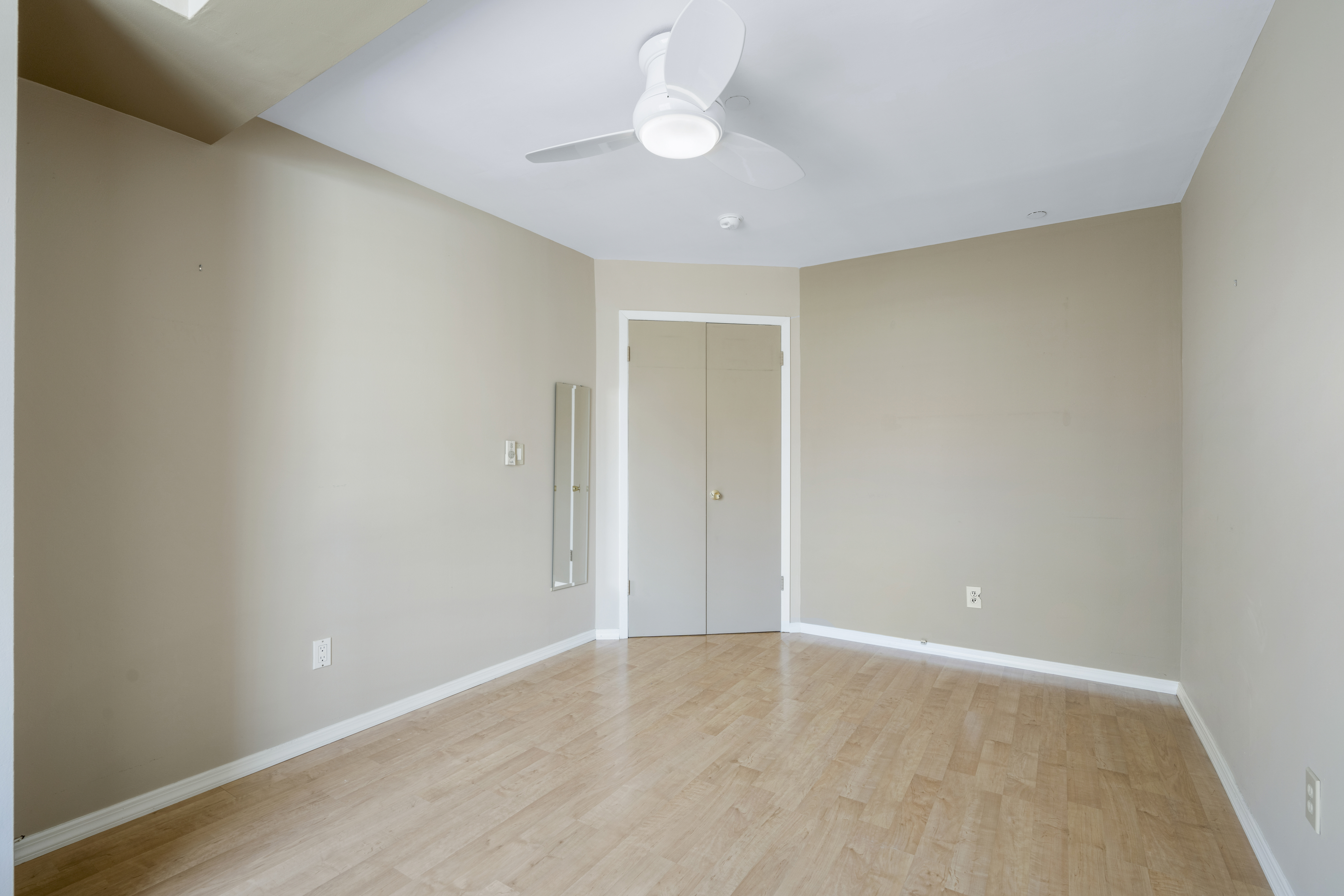  Two-Level Townhouse in White Plains - 物件實景
