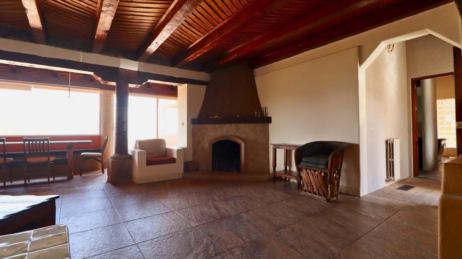 Pátzcuaro, Michoacán de Ocampo, 61608, Mexico, 4 Bedrooms Bedrooms, ,3 BathroomsBathrooms,Residential,For Sale,1917214