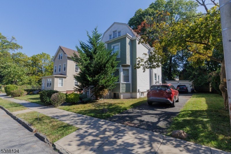 East Orange City, New Jersey, 07017-1719, United States, 4 Bedrooms Bedrooms, ,3 BathroomsBathrooms,Residential,For Sale,1978198