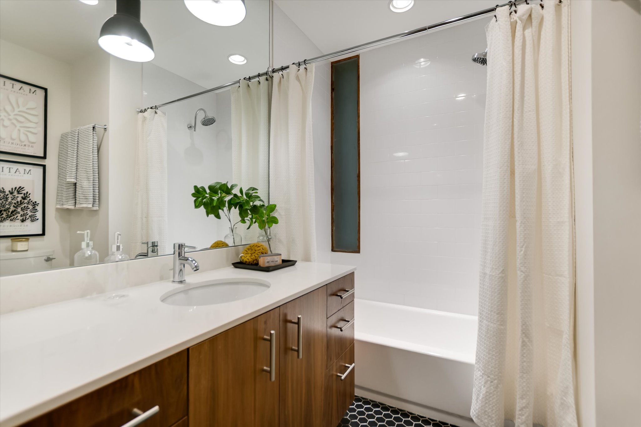  where  modern design meets everyday ease in galindo - 物件實景