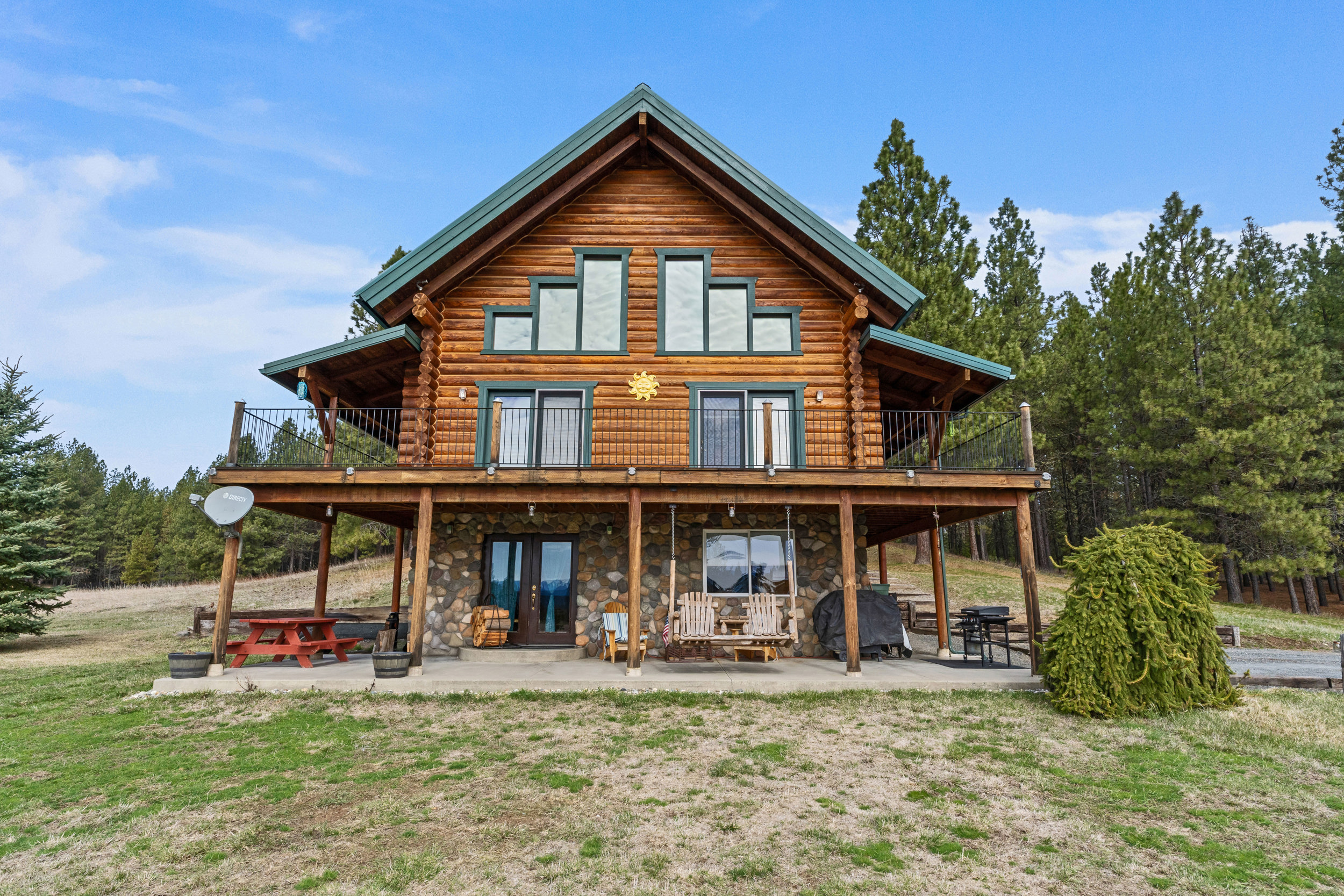 Colville, Washington, 99114, United States, 2 Bedrooms Bedrooms, ,3 BathroomsBathrooms,Residential,For Sale,1763209