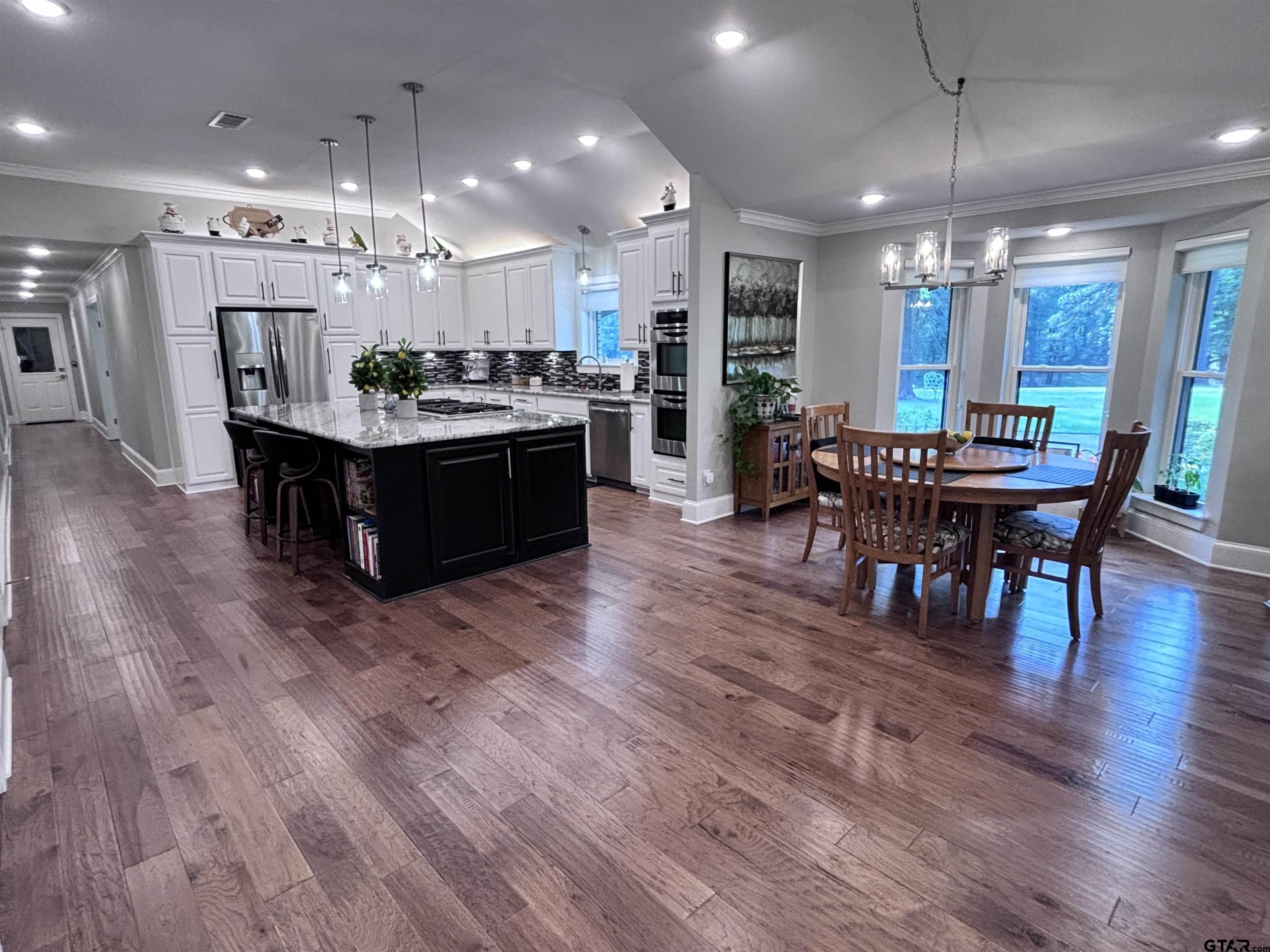 Pittsburg, Texas, 75686, United States, 4 Bedrooms Bedrooms, ,5 BathroomsBathrooms,Residential,For Sale,1942722