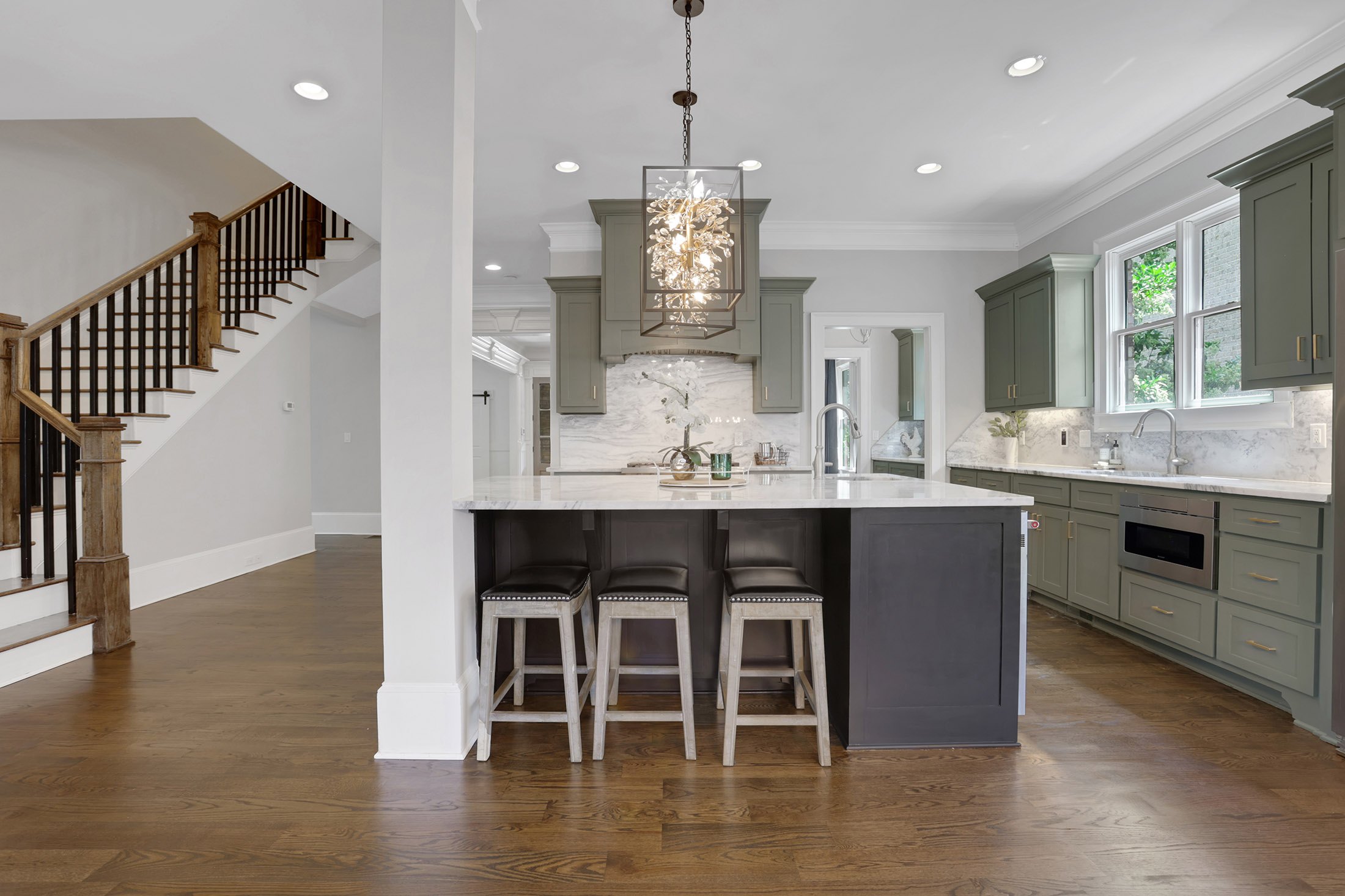  Sophisticated Brick Residence in Coveted Brookhaven Location - 物件實景
