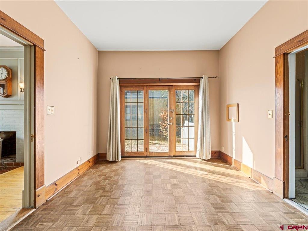 Montrose, Colorado, 81401, United States, 5 Bedrooms Bedrooms, ,1 BathroomBathrooms,Residential,For Sale,1994481