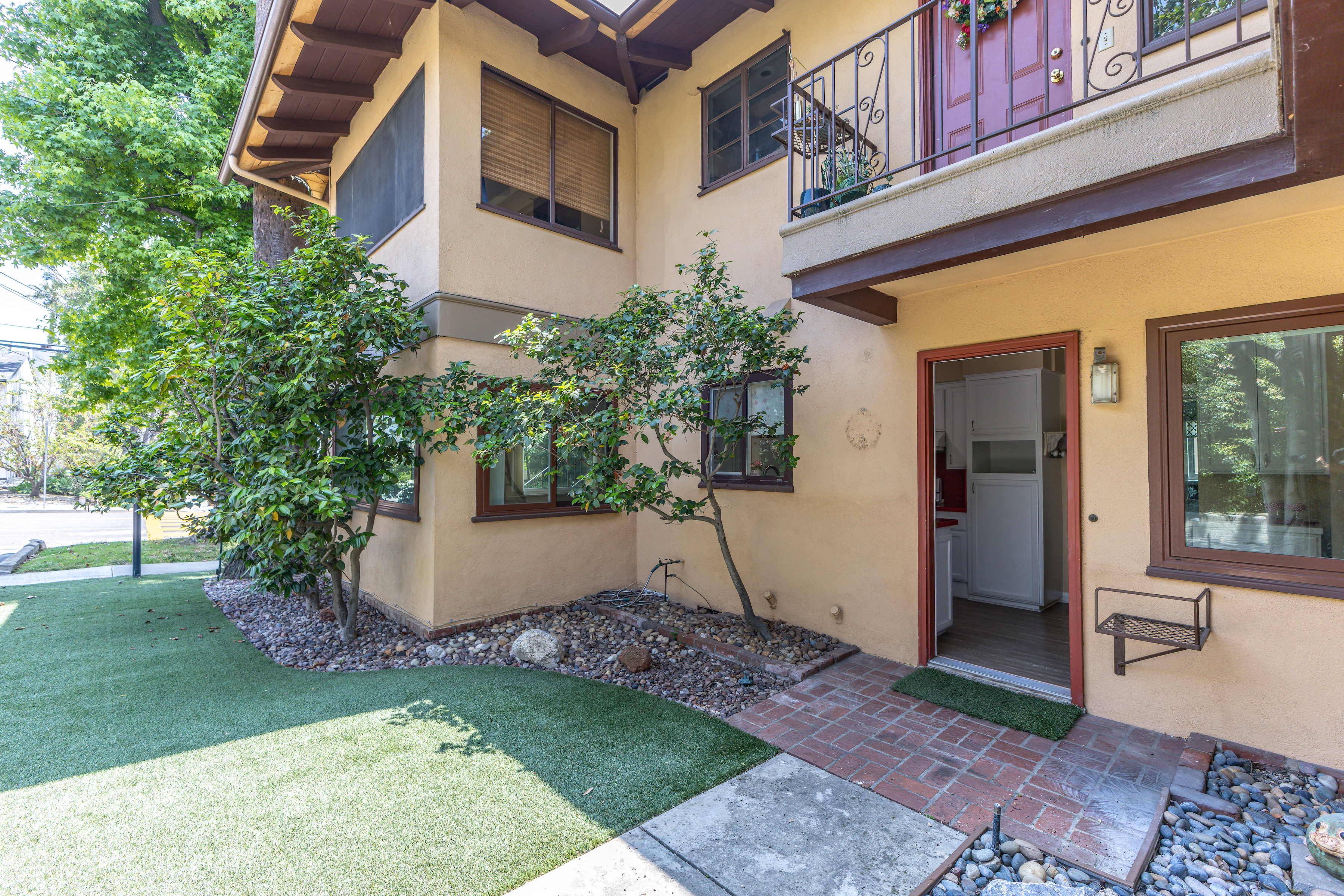  2391 El Molino Ave - 物件實景