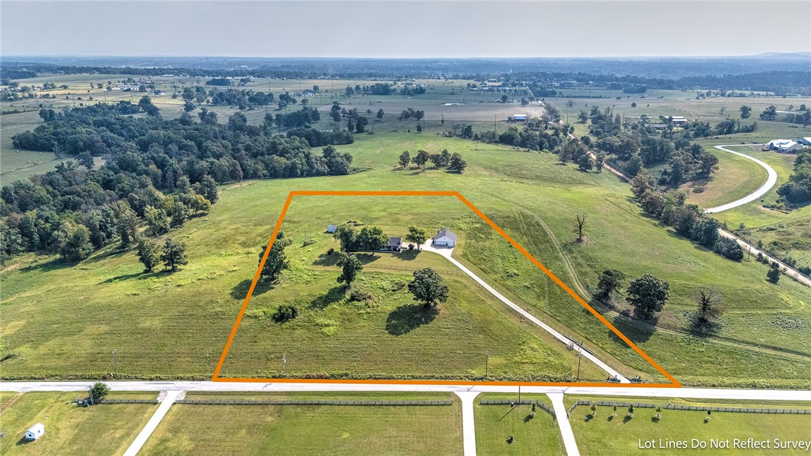Bentonville, Arkansas, 72713, United States, 4 Bedrooms Bedrooms, ,2 BathroomsBathrooms,Residential,For Sale,1947992
