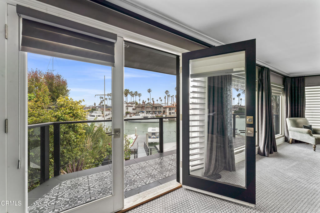 Ventura, California, 93001, United States, 5 Bedrooms Bedrooms, ,3 BathroomsBathrooms,Residential,For Sale,1839007
