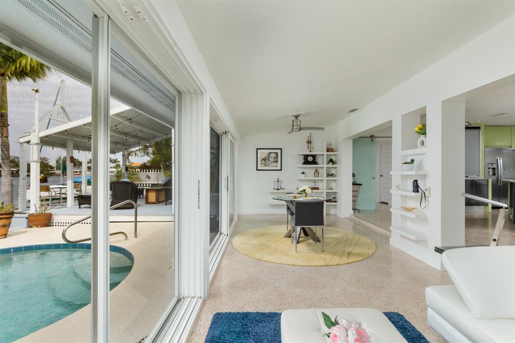 St Petersburg, Florida, 33705, United States, 3 Bedrooms Bedrooms, ,4 BathroomsBathrooms,Residential,For Sale,1793107